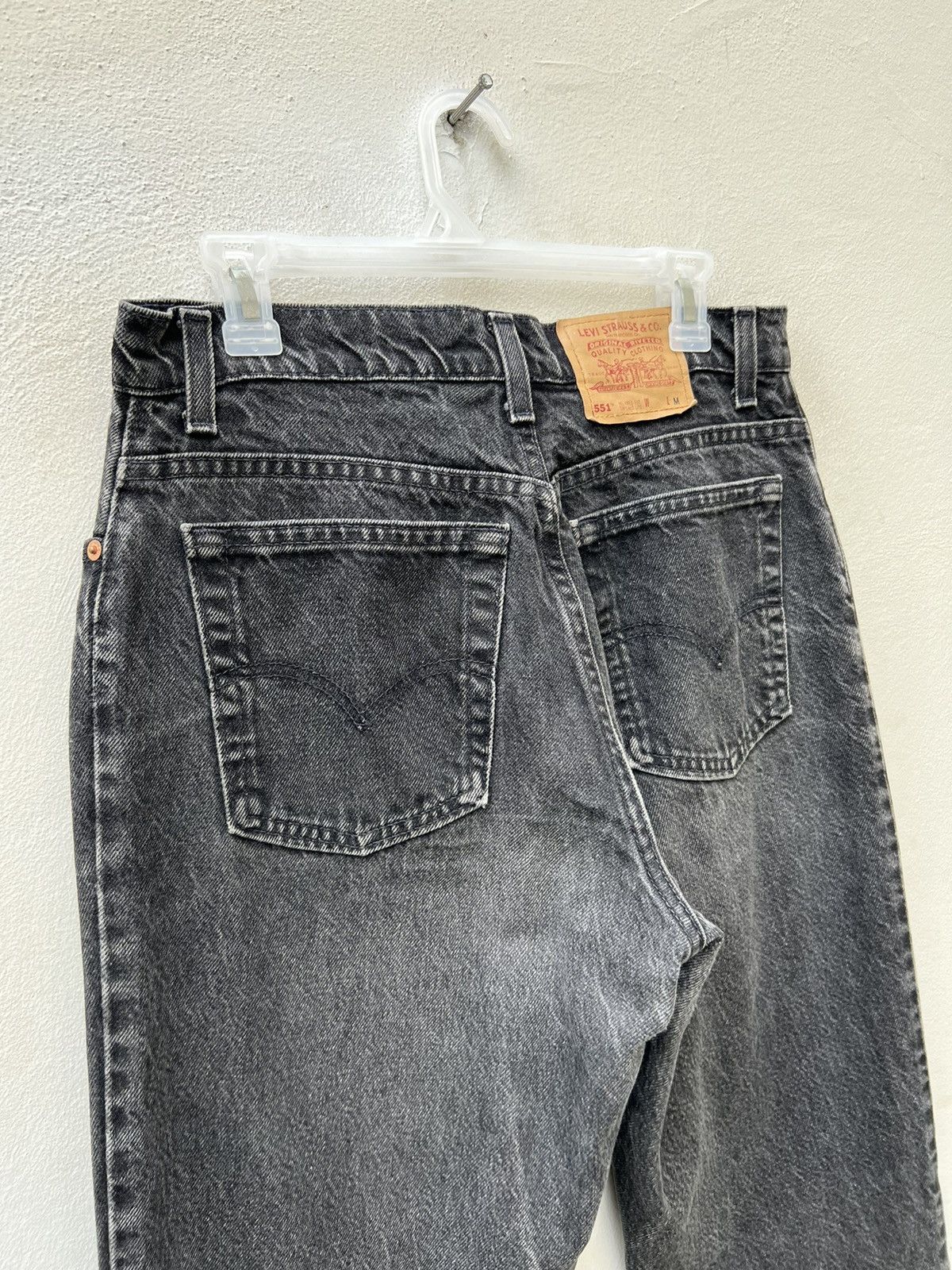 Levi's 1994 Levi’s 551 Relax Fit Tapered Leg Fade Black Denim Jeans Size US 32 / EU 48 - 15 Thumbnail