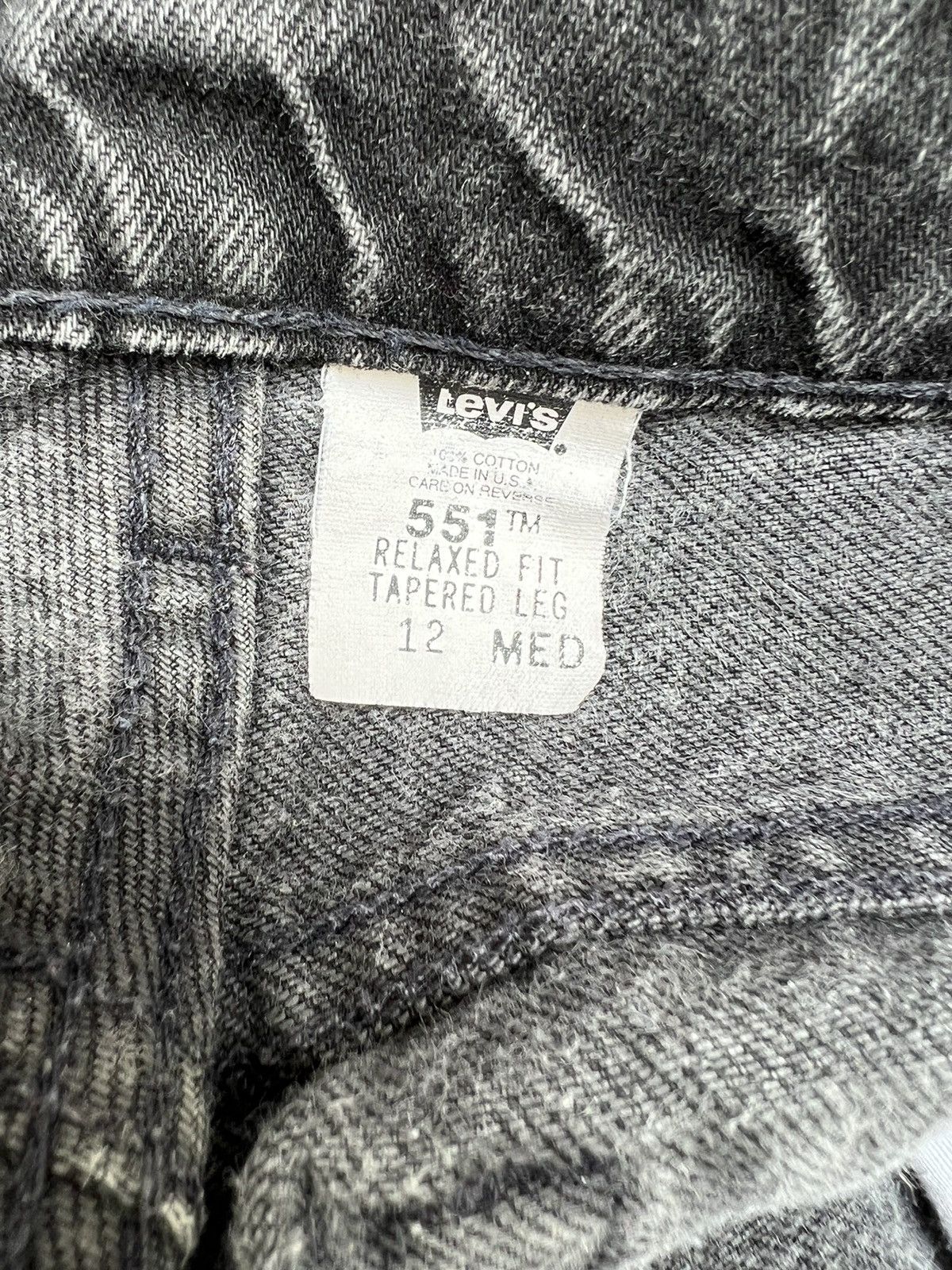 Levi's 1994 Levi’s 551 Relax Fit Tapered Leg Fade Black Denim Jeans Size US 32 / EU 48 - 20 Thumbnail