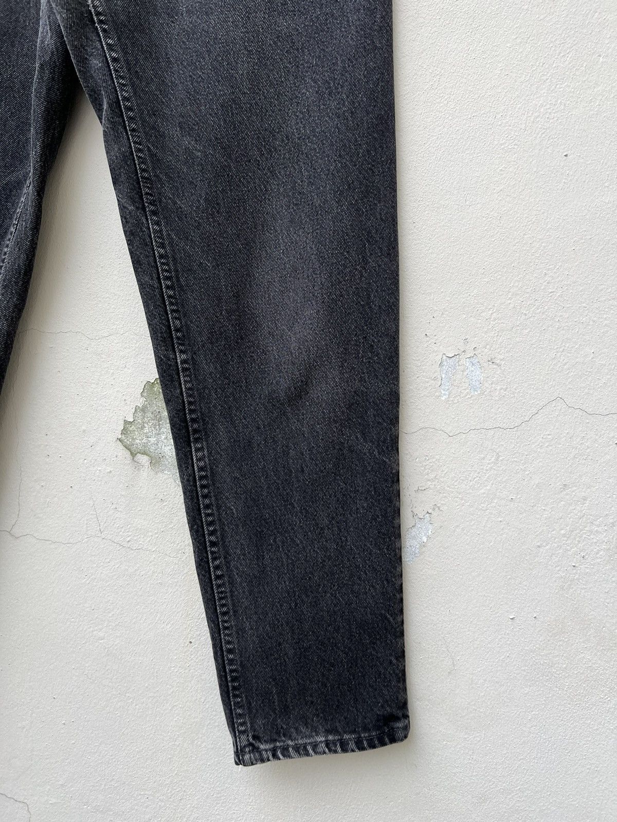 Levi's 1994 Levi’s 551 Relax Fit Tapered Leg Fade Black Denim Jeans Size US 32 / EU 48 - 13 Thumbnail