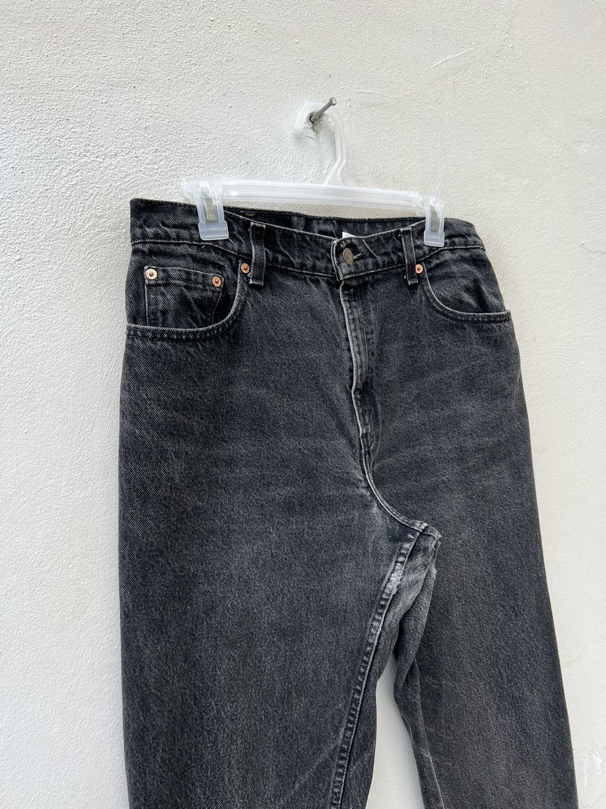 Levi's 1994 Levi’s 551 Relax Fit Tapered Leg Fade Black Denim Jeans Size US 32 / EU 48 - 7 Thumbnail