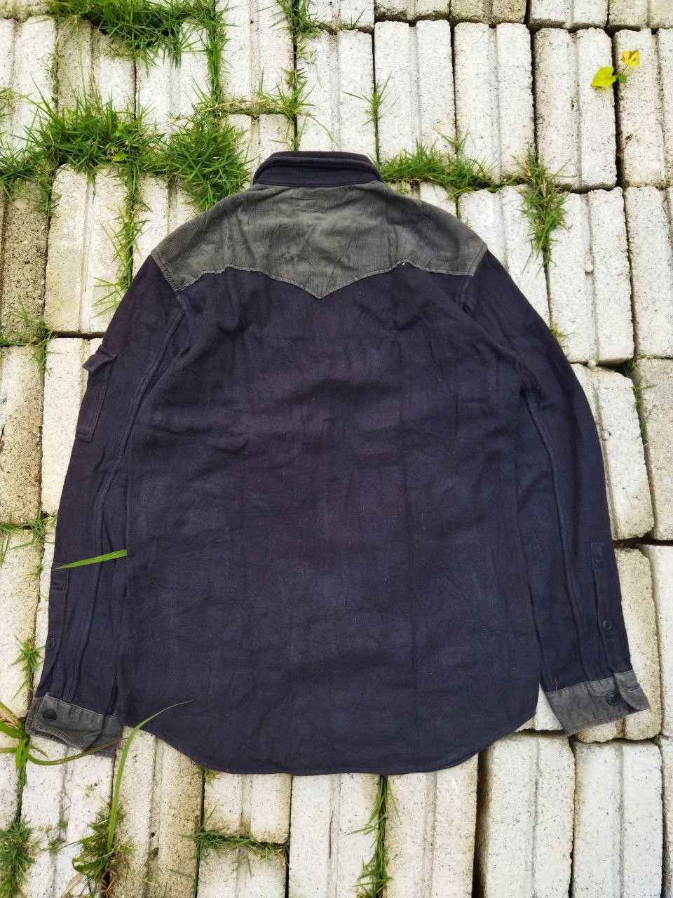 Undercover × Uniqlo Uniqlo Undercover Japan Flanel Shirt - Size S Size US S / EU 44-46 / 1 - 2 Thumbnail