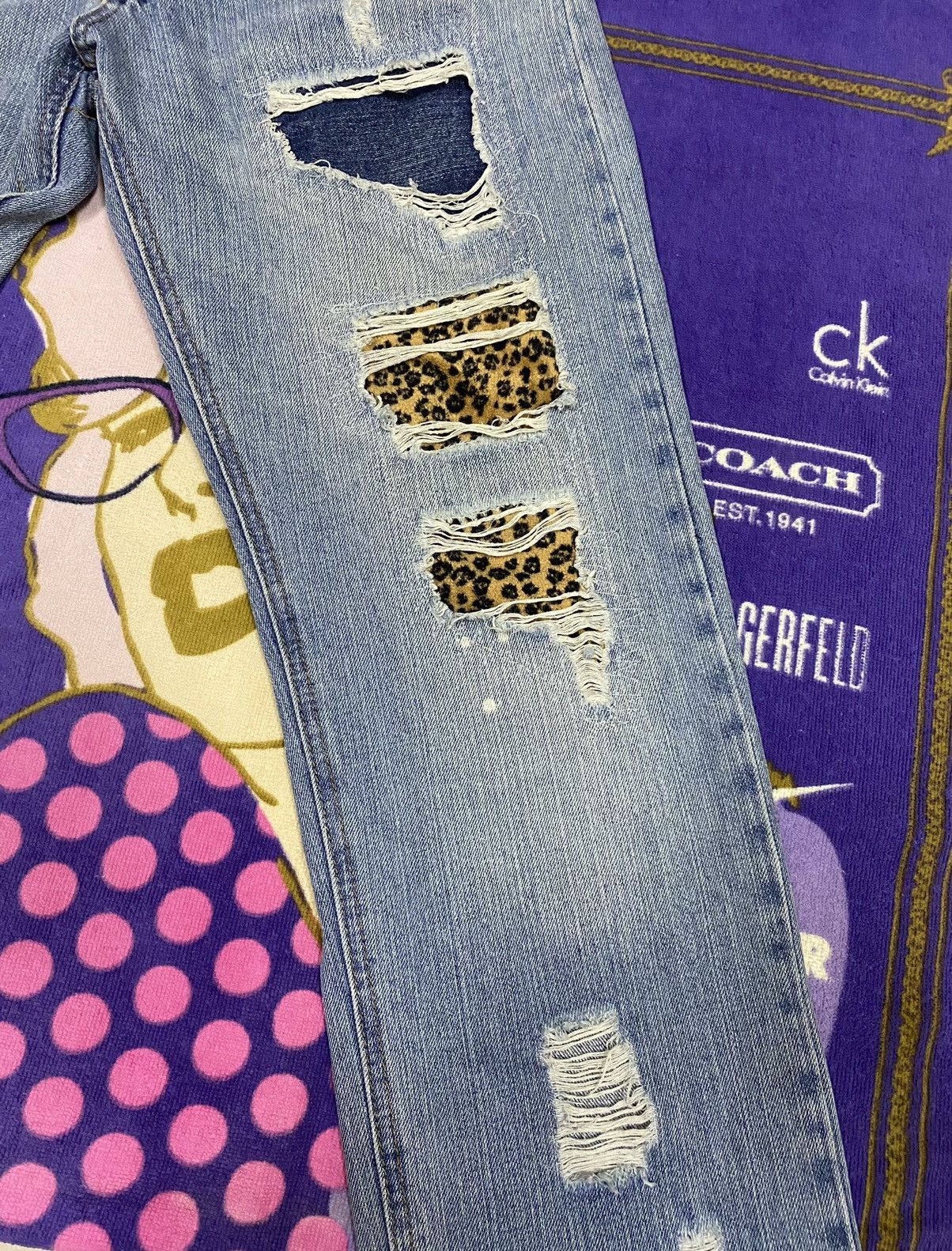 Pure Blue Japan PURE BLUE JAPAN Distressed Denim x Rare Size US 32 / EU 48 - 5 Thumbnail