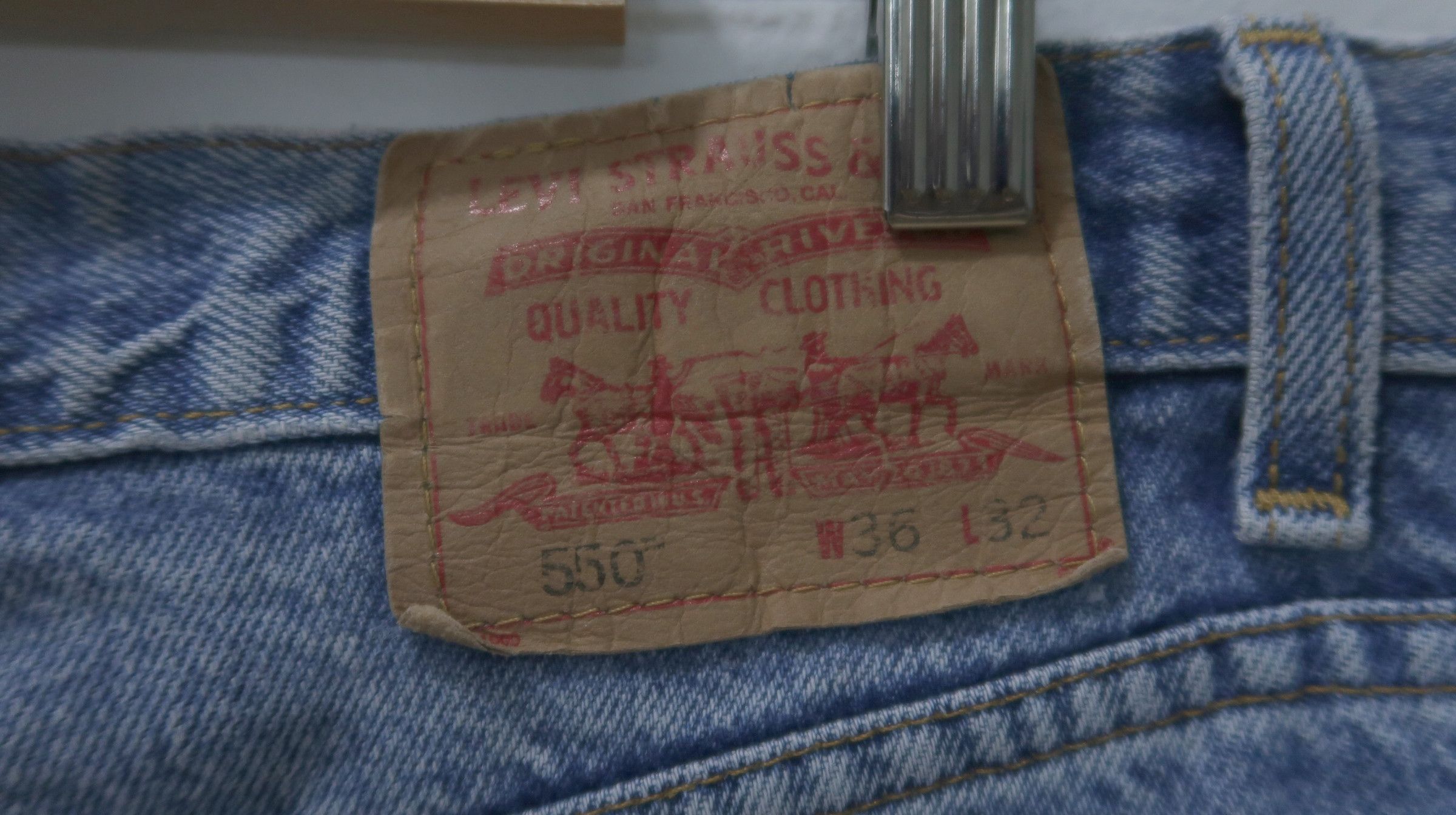 Levi's Vintage Clothing Vintage Levi's 550 Sun Faded Jeans Size US 36 / EU 52 - 21 Thumbnail
