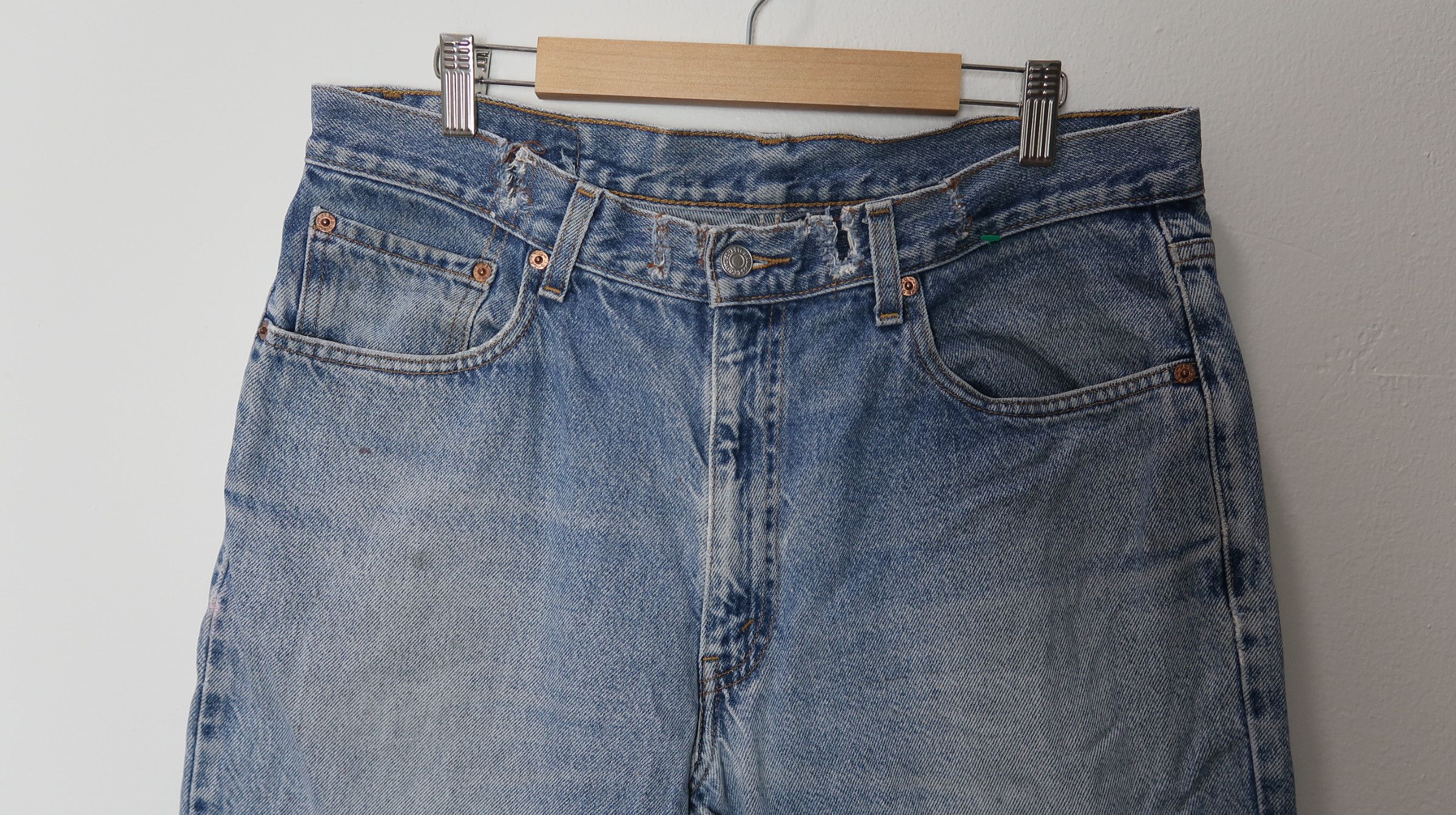 Levi's Vintage Clothing Vintage Levi's 550 Sun Faded Jeans Size US 36 / EU 52 - 7 Thumbnail