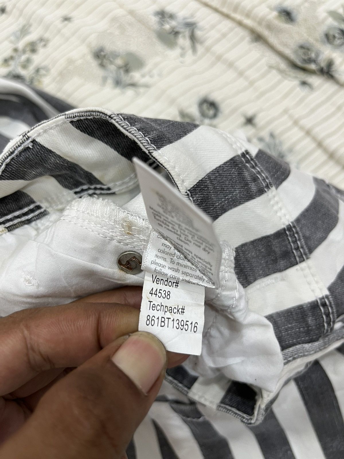 Bullhead Denim Co. (Hh). BULLHEAD DENIM CO STRETCH PANTS Size US 27 - 11 Thumbnail