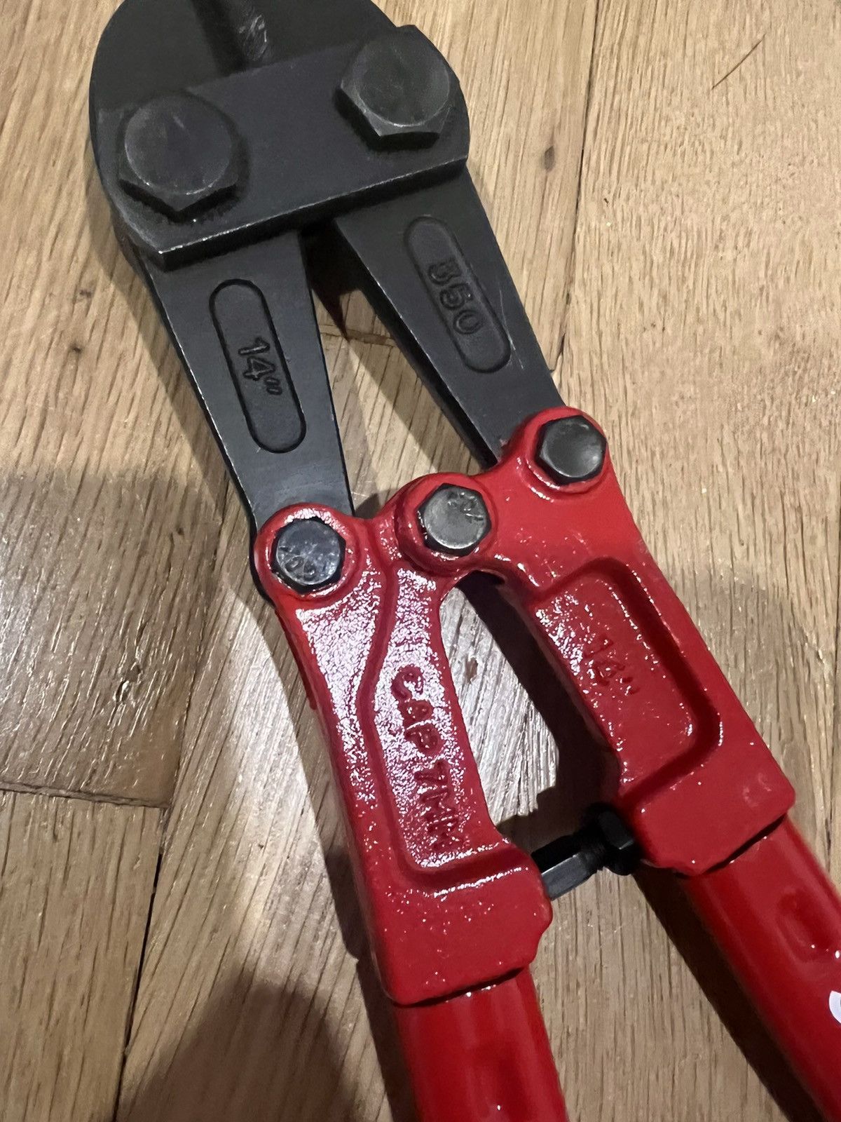 Supreme bolt cutter