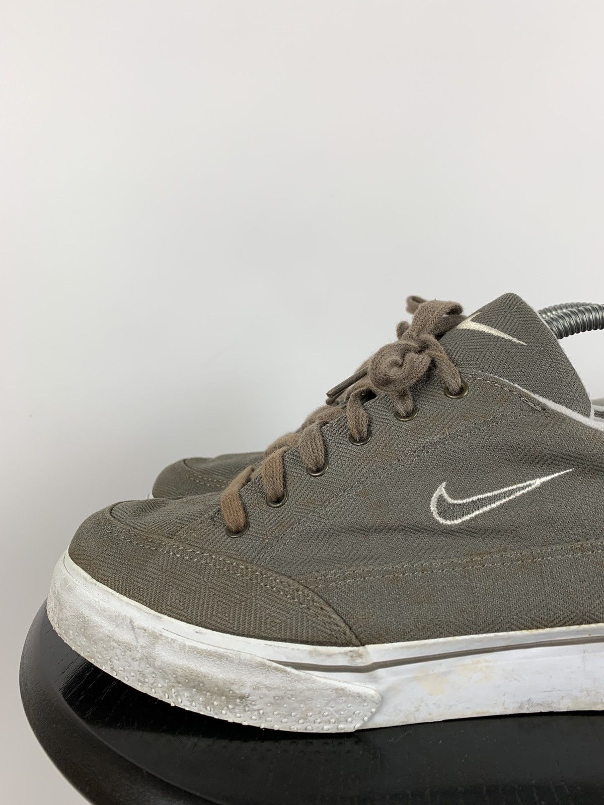 Nike 00s Vintage Nike GTS Canvas Khaki Low Top Sneakers Size US 7 / EU 40 - 9 Thumbnail