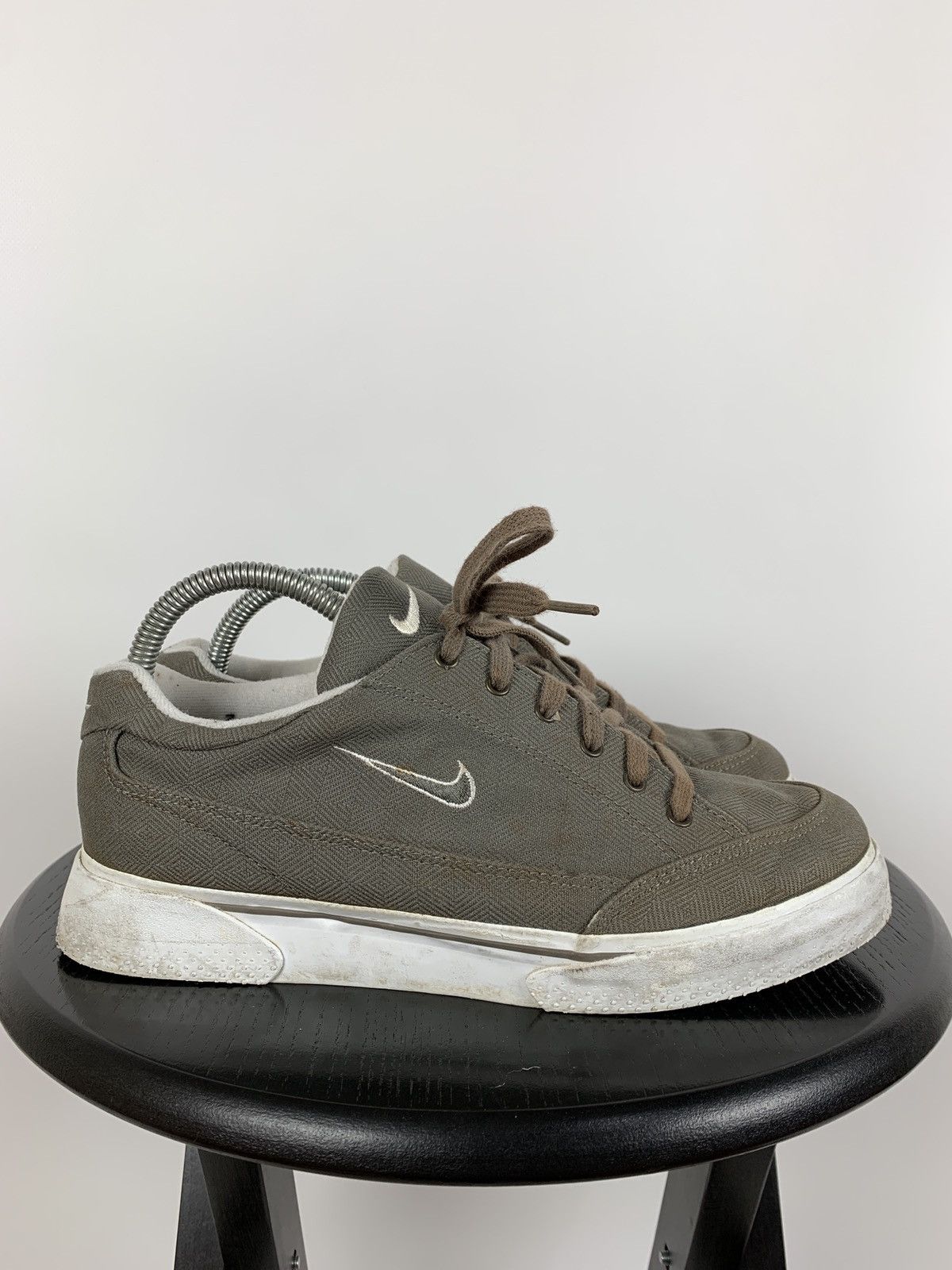 Nike 00s Vintage Nike GTS Canvas Khaki Low Top Sneakers Size US 7 / EU 40 - 2 Thumbnail