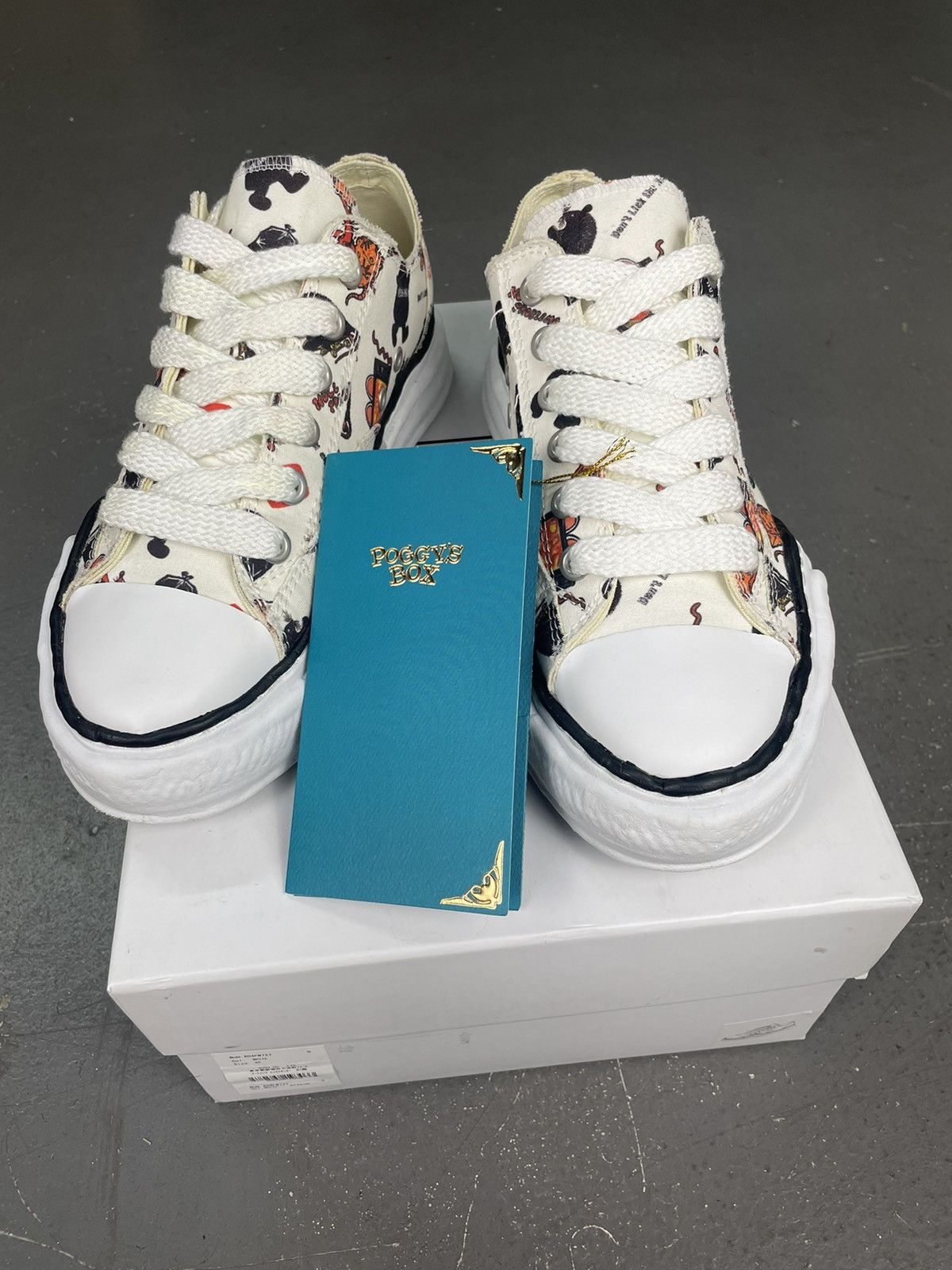 Maison MIHARA YASUHIRO Maison Mihara Yasuhiro poggy’s Box OG Sole Sneakers Size US 7.5 / EU 40-41 - 1 Thumbnail
