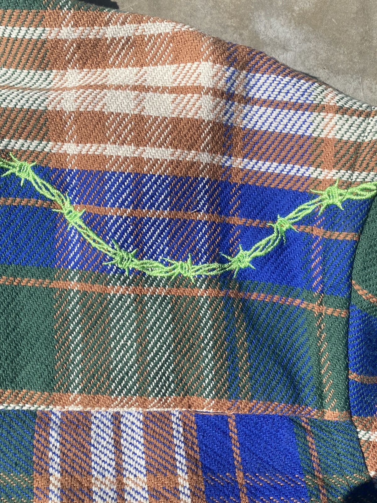 Awake NY Awake NY black brown blue green barbed fence flannel Size US L / EU 52-54 / 3 - 4 Thumbnail