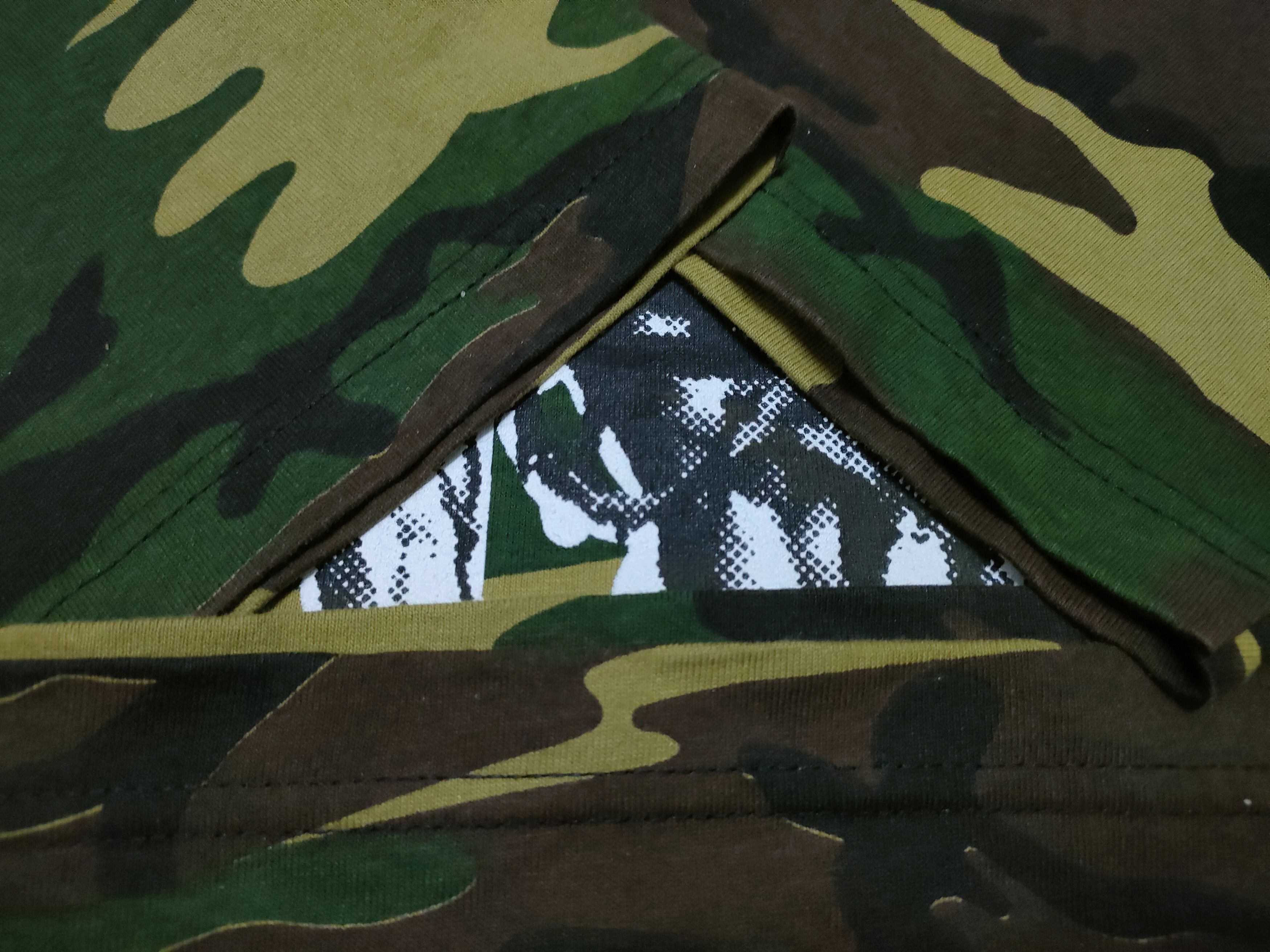 Band Tees × Vintage Vintage Disturbed Music Band Rock Camo Tees Size US M / EU 48-50 / 2 - 6 Thumbnail