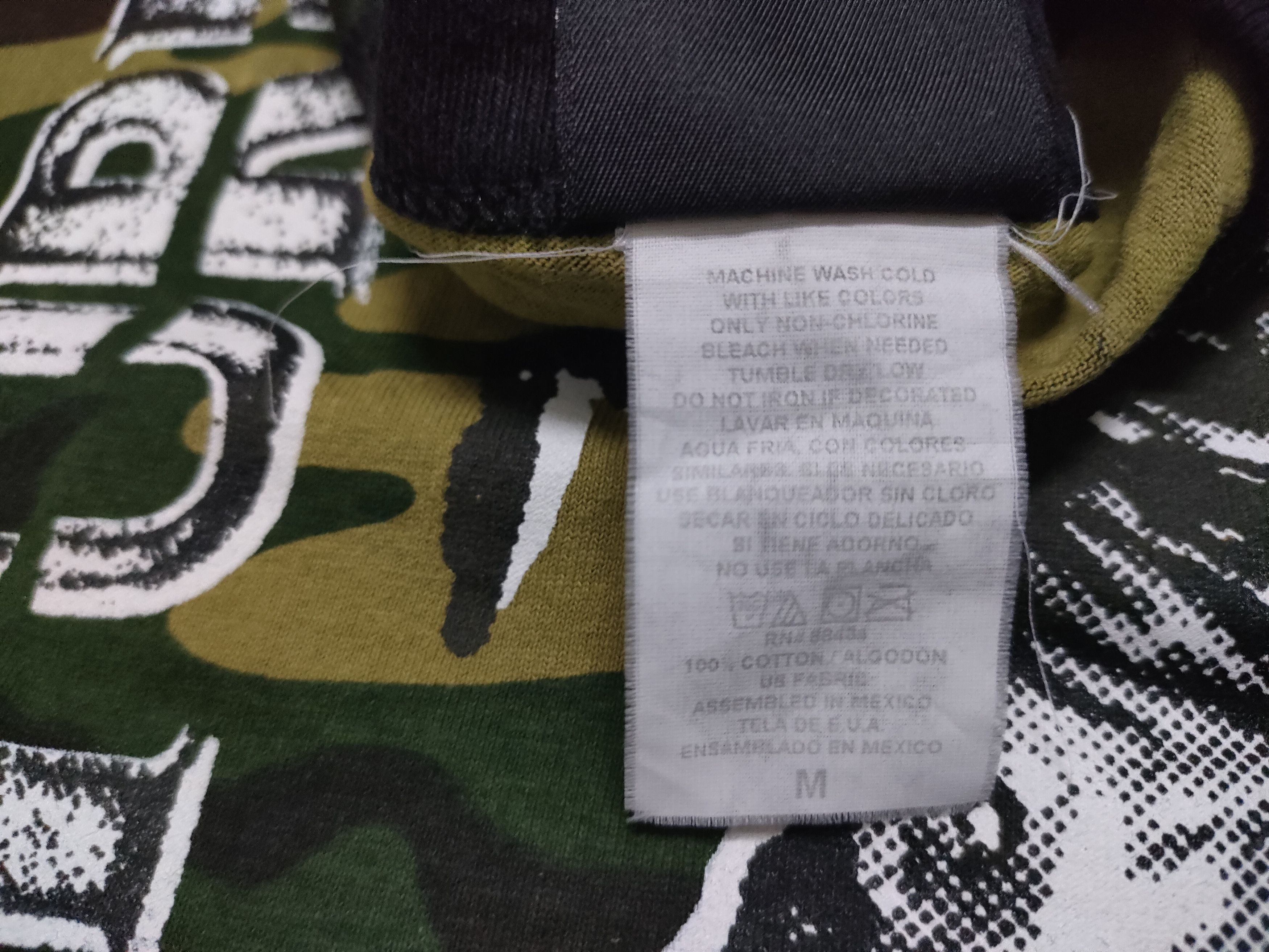 Band Tees × Vintage Vintage Disturbed Music Band Rock Camo Tees Size US M / EU 48-50 / 2 - 3 Thumbnail