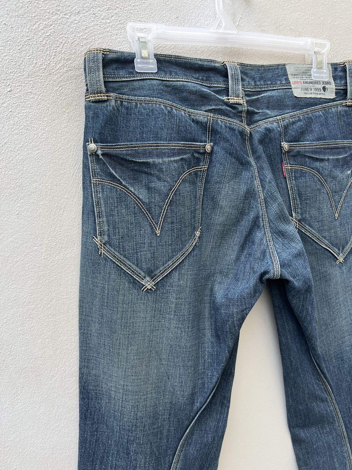 Levi's Vintage 2002 Levi’s Engineered Fade Denim Flare Jeans Size US 31 - 14 Thumbnail