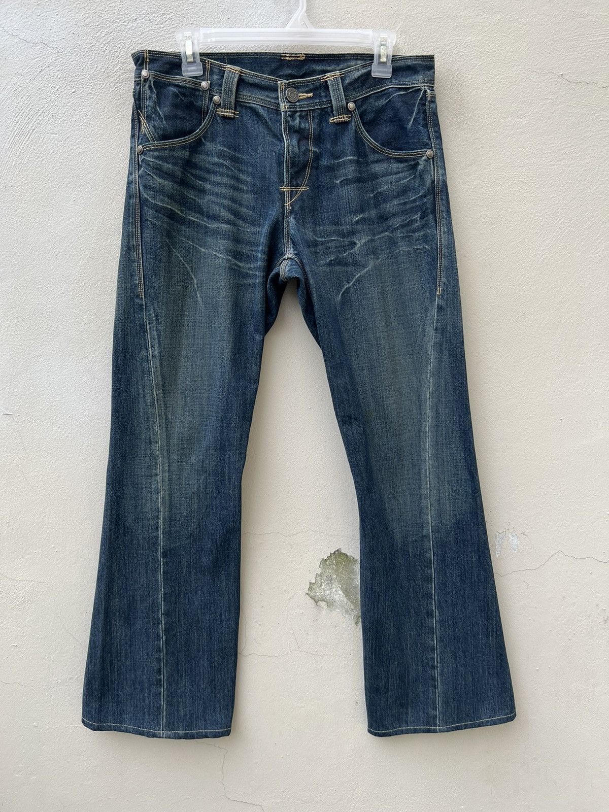 Levi's Vintage 2002 Levi’s Engineered Fade Denim Flare Jeans Size US 31 - 5 Thumbnail