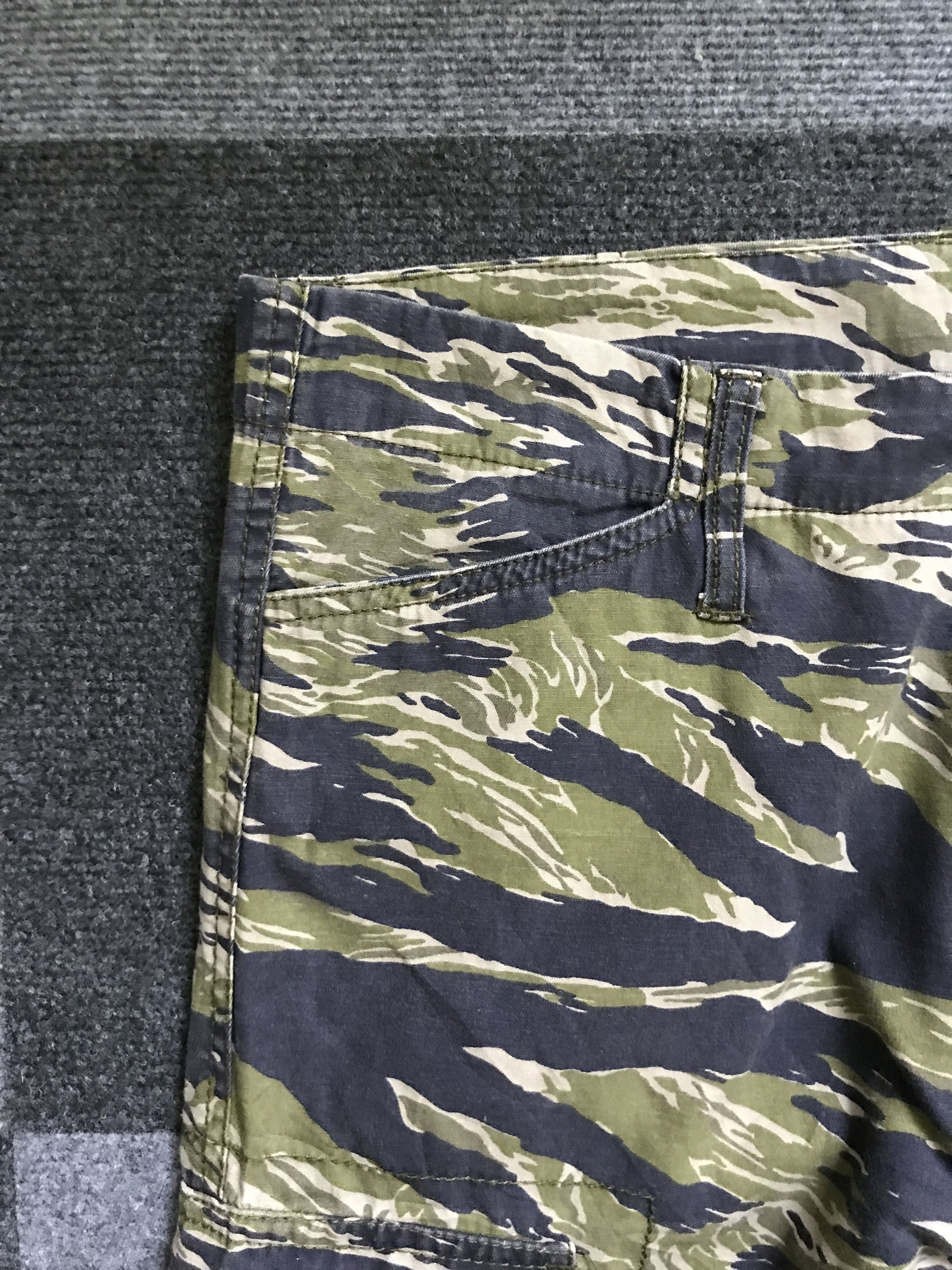 Japanese Brand CP125 LOWBOX Japan Tiger Stripe Cargo Pant Size US 35 - 7 Thumbnail