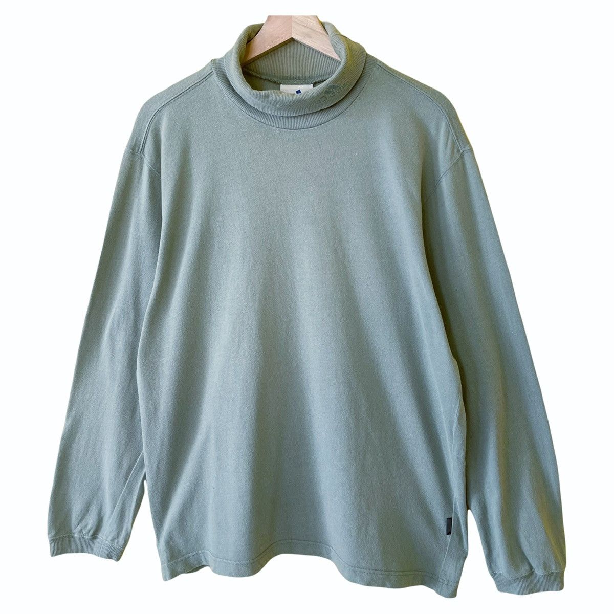 Adidas 90s Adidas Small Logo Embroidery Turtleneck Sweatshirt Size US L / EU 52-54 / 3 - 5 Thumbnail