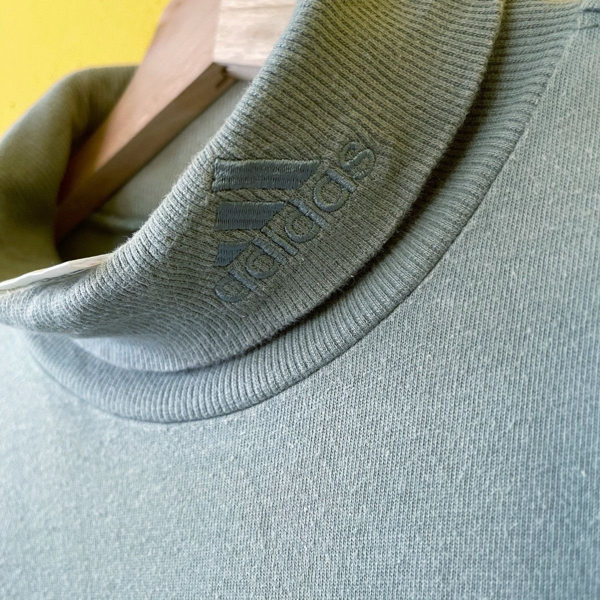 Adidas 90s Adidas Small Logo Embroidery Turtleneck Sweatshirt Size US L / EU 52-54 / 3 - 2 Thumbnail