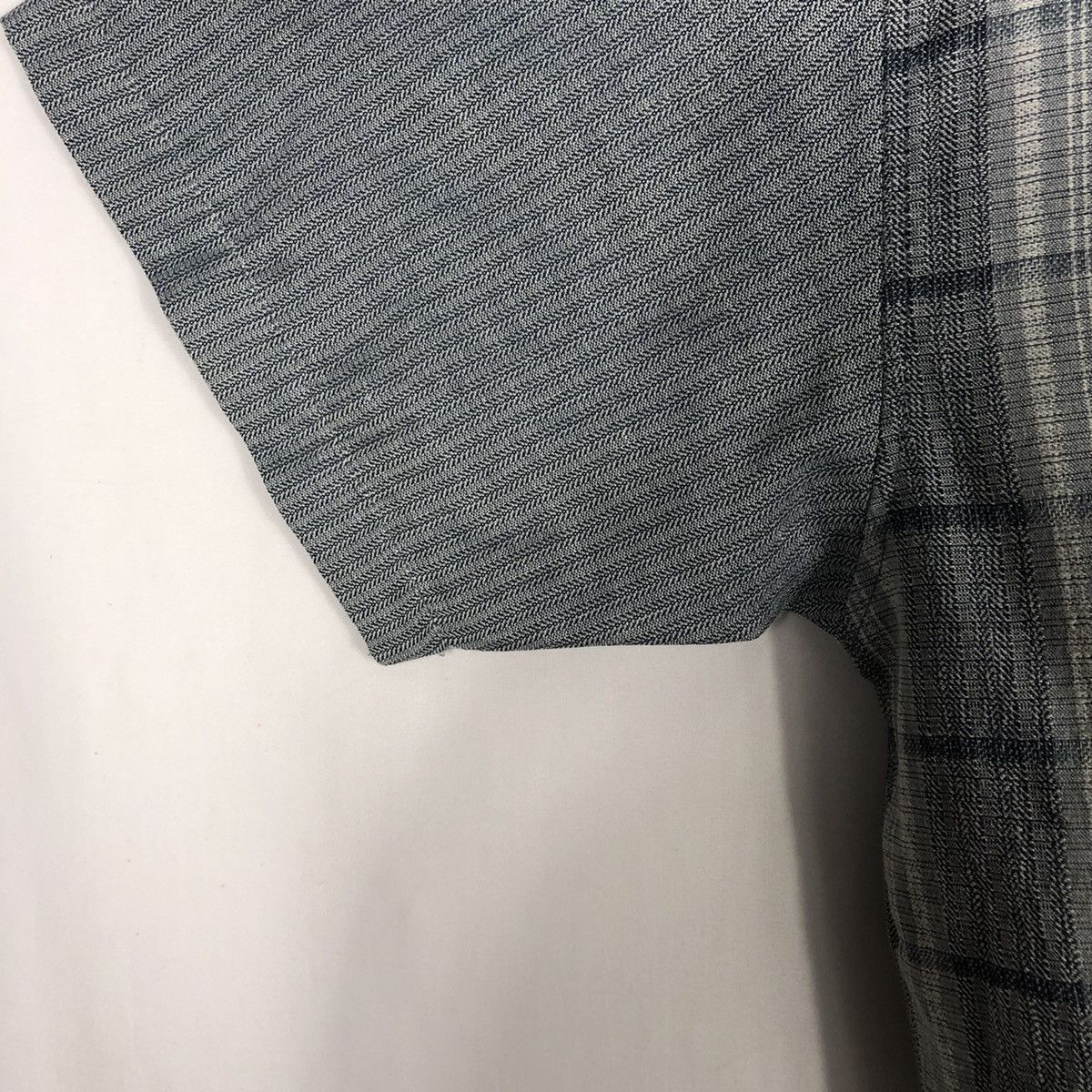 Designer × Other × Vintage Claudio Valentino Checkerd Buttons Polos Shirts Size US M / EU 48-50 / 2 - 7 Thumbnail