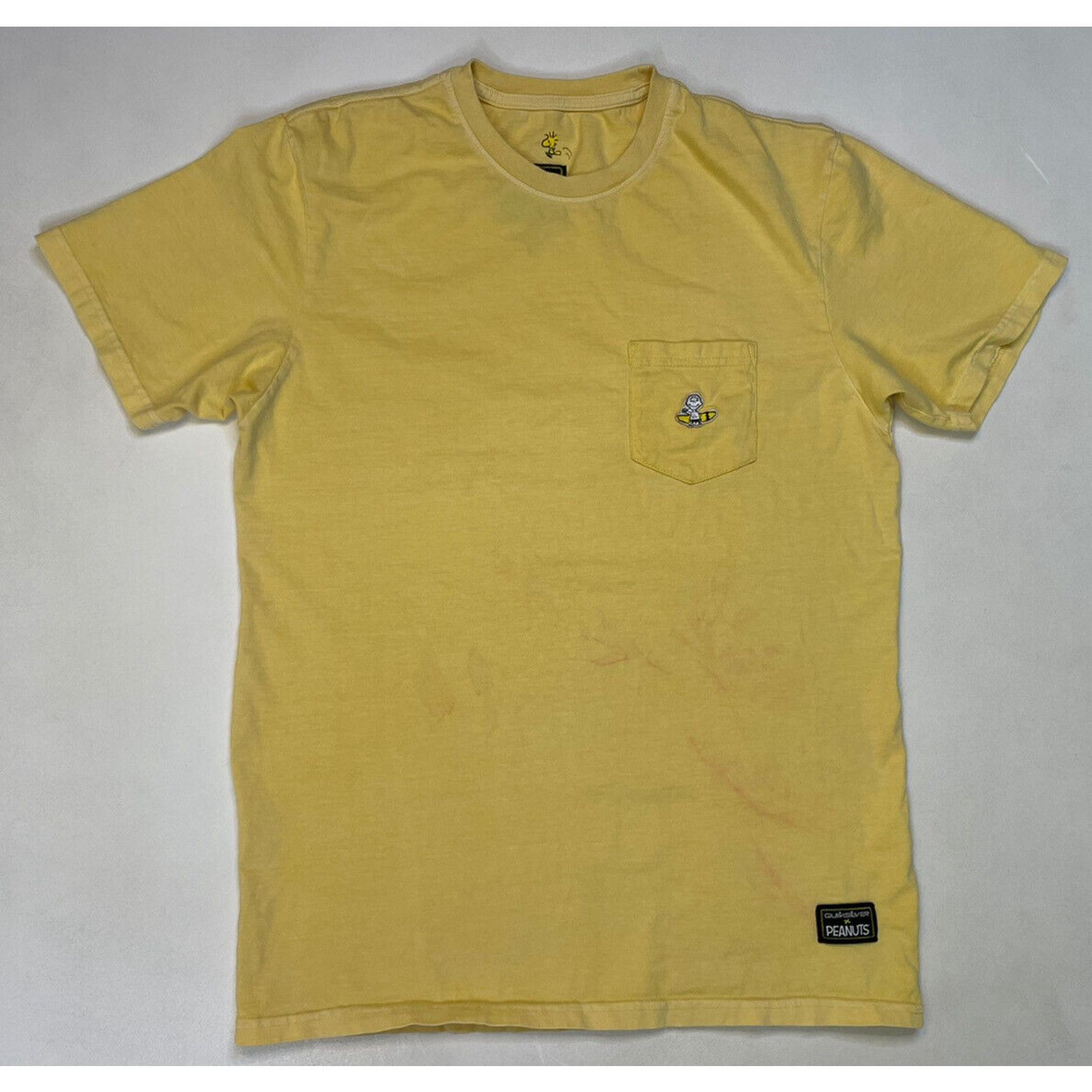 Quiksilver Quicksilver x Peanuts Pocket T-shirt Men Large Yellow Short ...