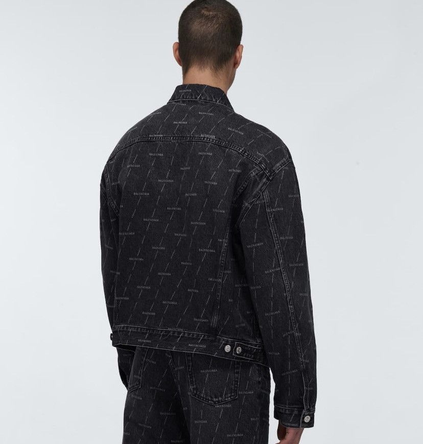 Balenciaga Balenciaga Oversized Stonewashed Logo Denim Jacket Size US L / EU 52-54 / 3 - 3 Thumbnail