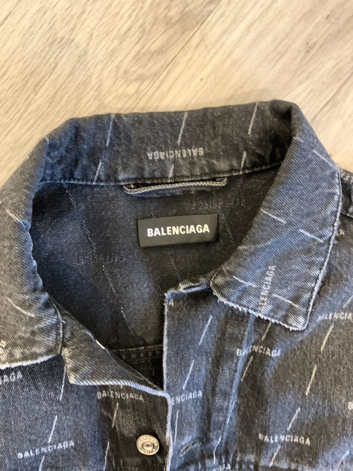 Balenciaga Balenciaga Oversized Stonewashed Logo Denim Jacket Size US L / EU 52-54 / 3 - 5 Thumbnail