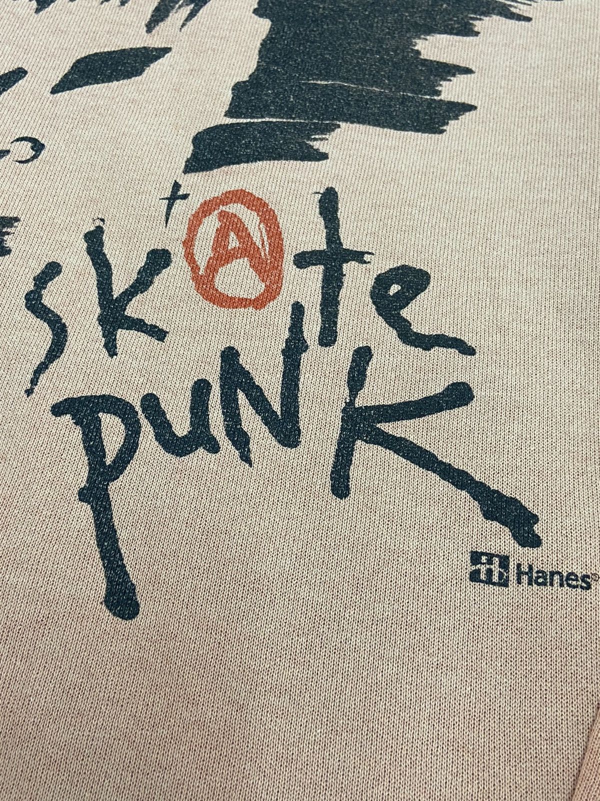 Hanes × Vintage Vintage Thrashed Skate Punk Distressed Sweatshirt Size US L / EU 52-54 / 3 - 3 Thumbnail