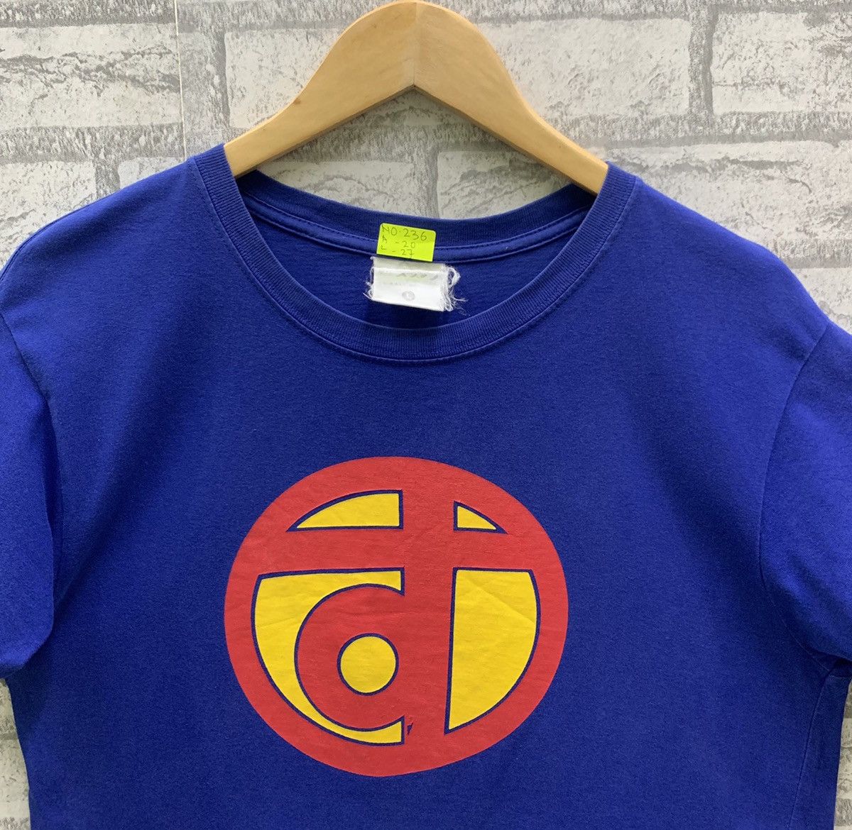Anime Vintage Dr. Slump Arale Chan Japanese Anime Logo T-shirts Size US L / EU 52-54 / 3 - 3 Thumbnail