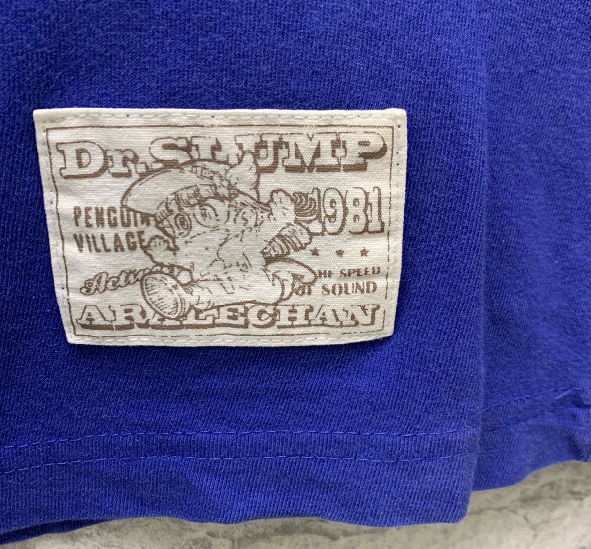 Anime Vintage Dr. Slump Arale Chan Japanese Anime Logo T-shirts Size US L / EU 52-54 / 3 - 7 Thumbnail
