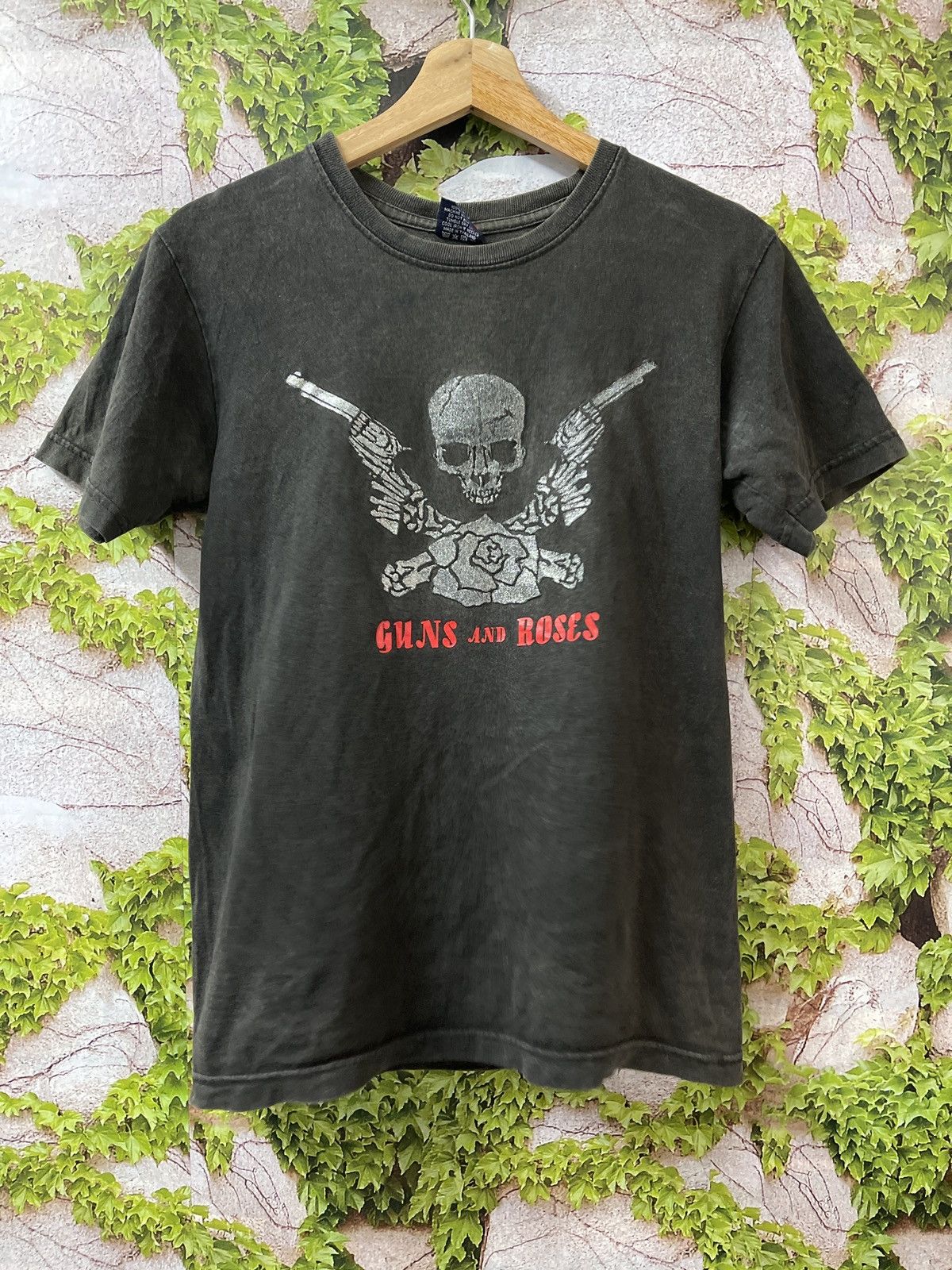 Guns N' Roses VINTAGE BAND TEES GUNS AND ROSES TEE VERY RARE Size US M / EU 48-50 / 2 - 1 Thumbnail