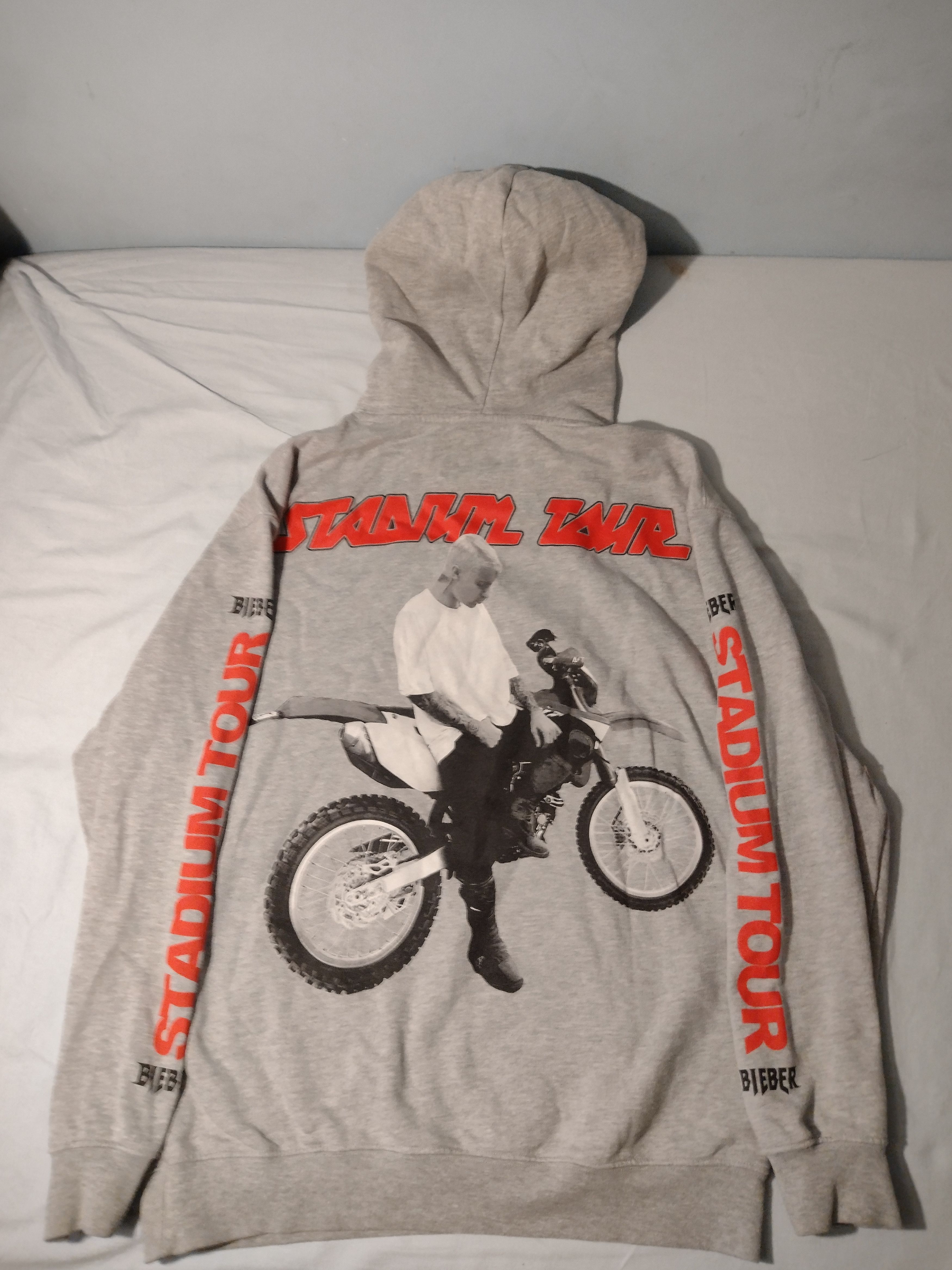 Justin bieber stadium tour hoodie h&m best sale