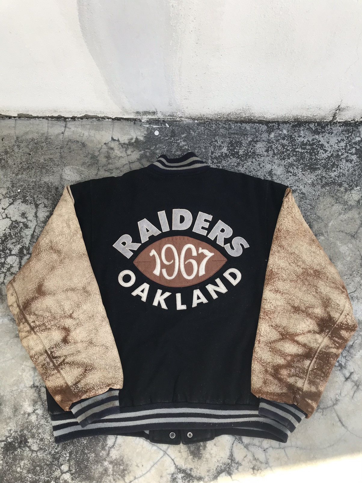 NFL × Vintage Vintage Raiders Varsity Jacket Size US M / EU 48-50 / 2 - 1 Thumbnail