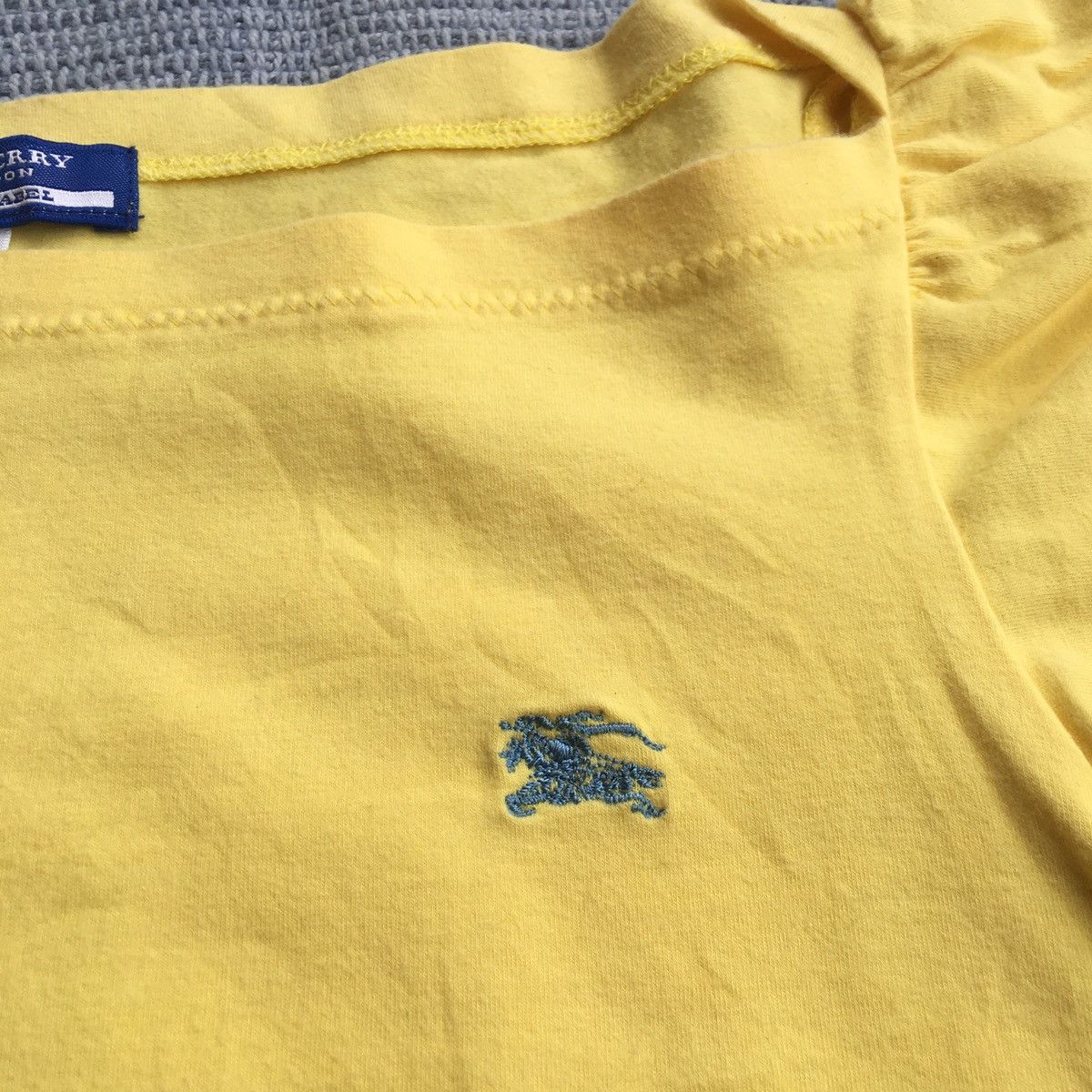 Burberry yellow tee Size US S / EU 44-46 / 1 - 2 Thumbnail