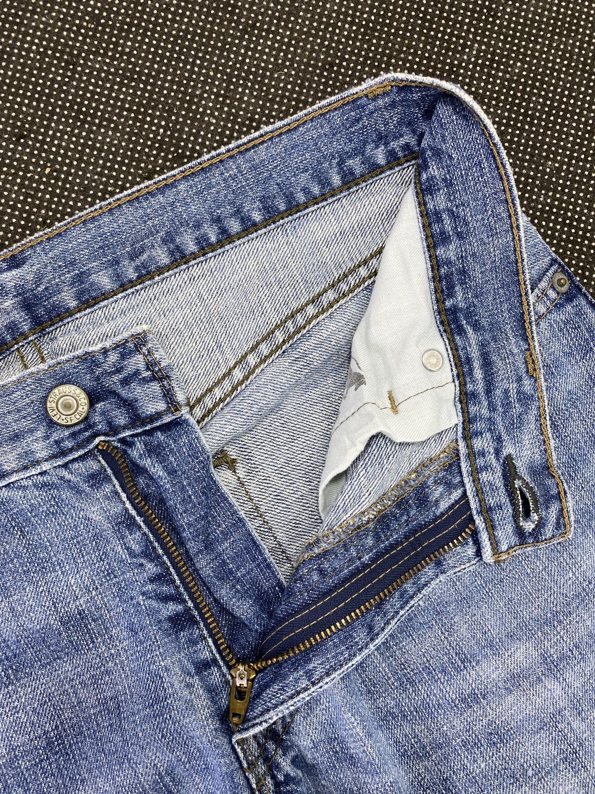 Jean × Levi's × Vintage VINTAGE LEVIS 514 BLUE WASH JEANS-J393 Size US 31 - 5 Thumbnail