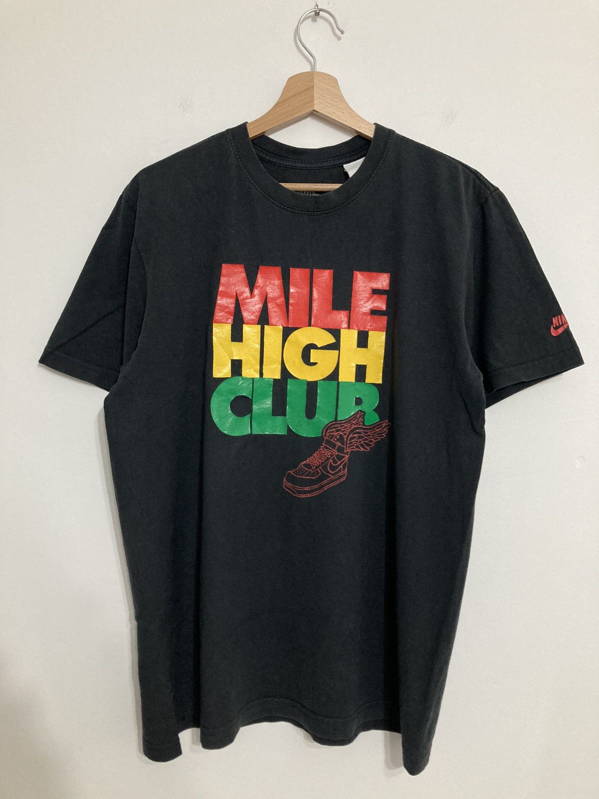 Nike Nike Mile High Club Tee Swoosh Retro Size US M / EU 48-50 / 2 - 1 Thumbnail