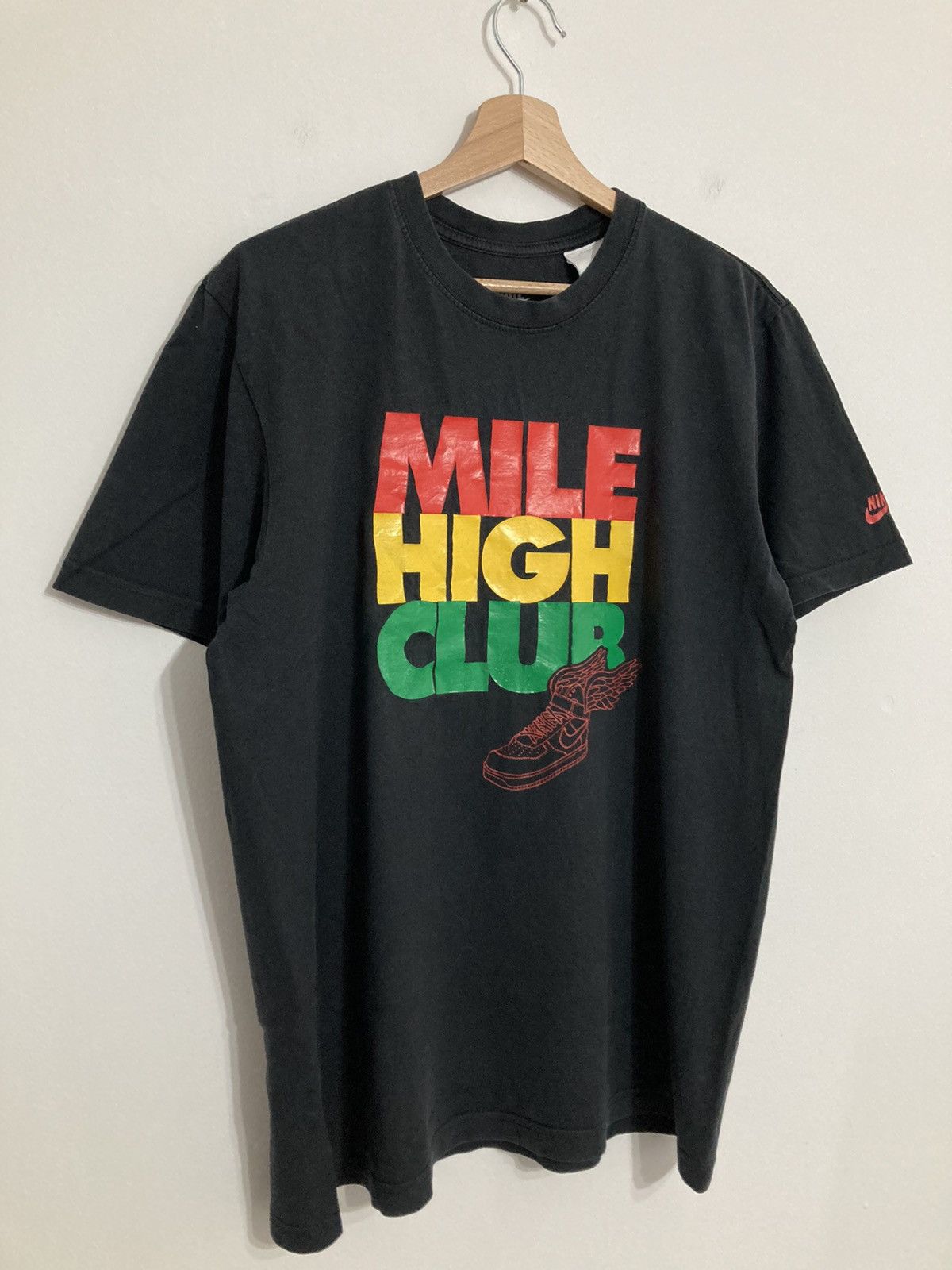 Nike Nike Mile High Club Tee Swoosh Retro Size US M / EU 48-50 / 2 - 2 Thumbnail