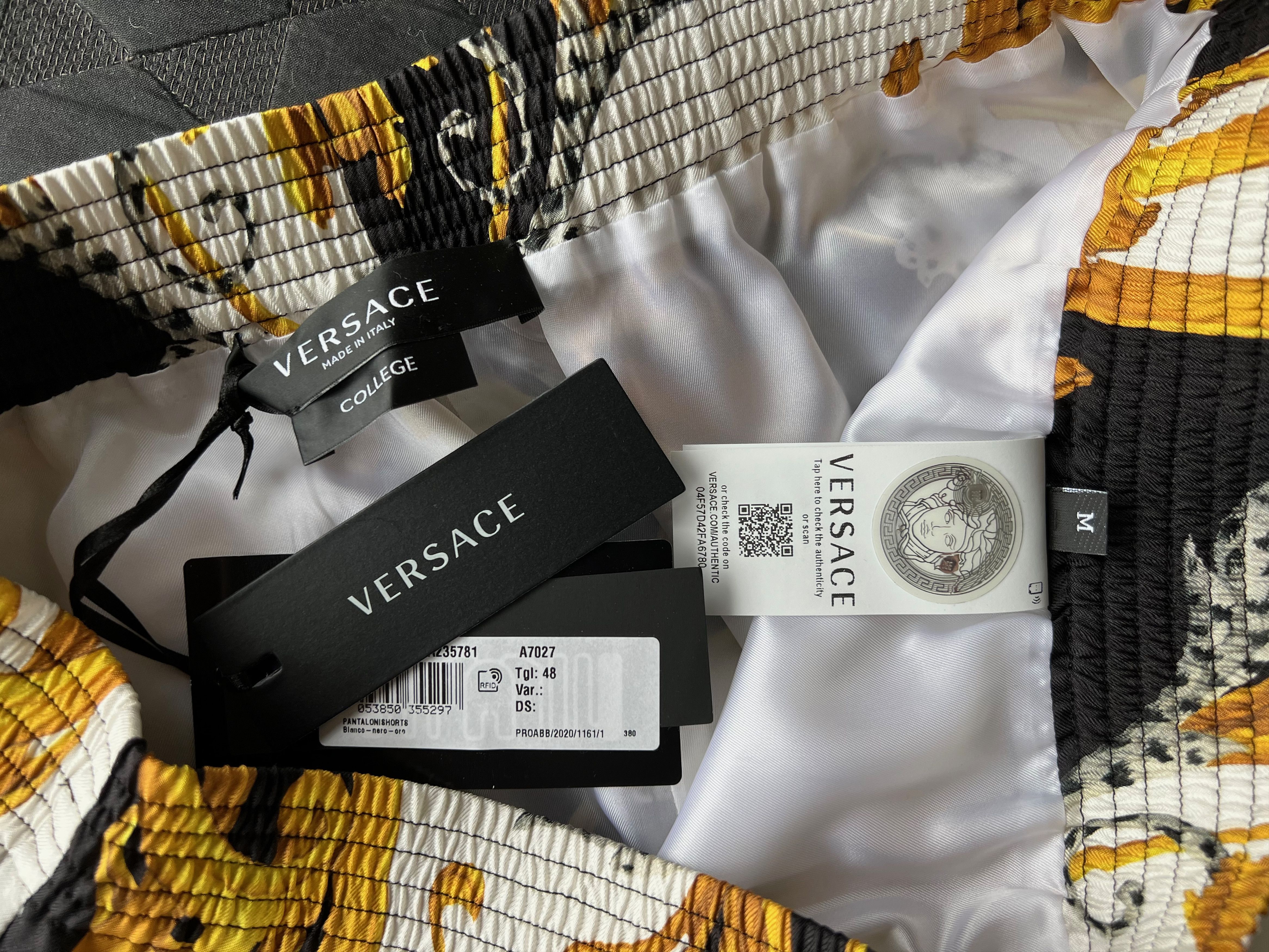 Versace Versace Barocco Acanthus Print Silk Shorts, College Size US 32 / EU 48 - 4 Thumbnail
