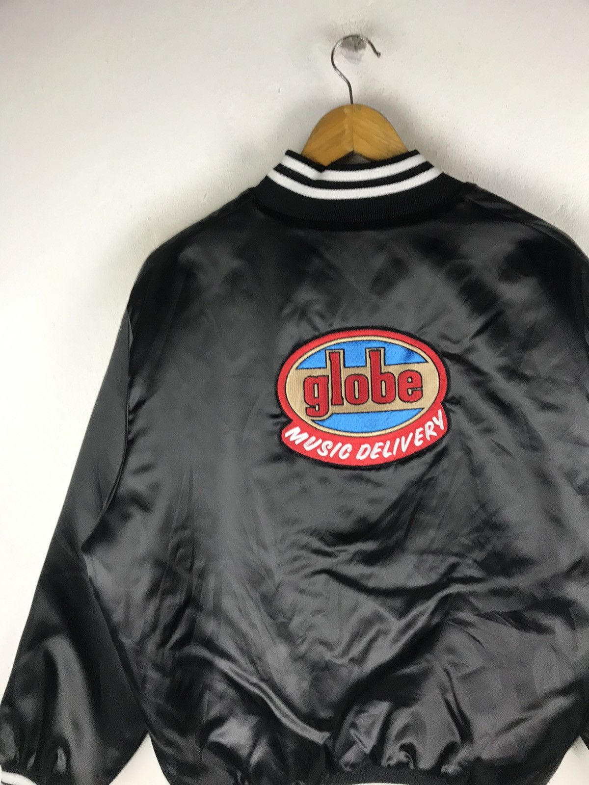 Globe × Vintage Globe Music Delivery Satin Varsity Jacket: Iconic Streetwear Size US L / EU 52-54 / 3 - 5 Thumbnail