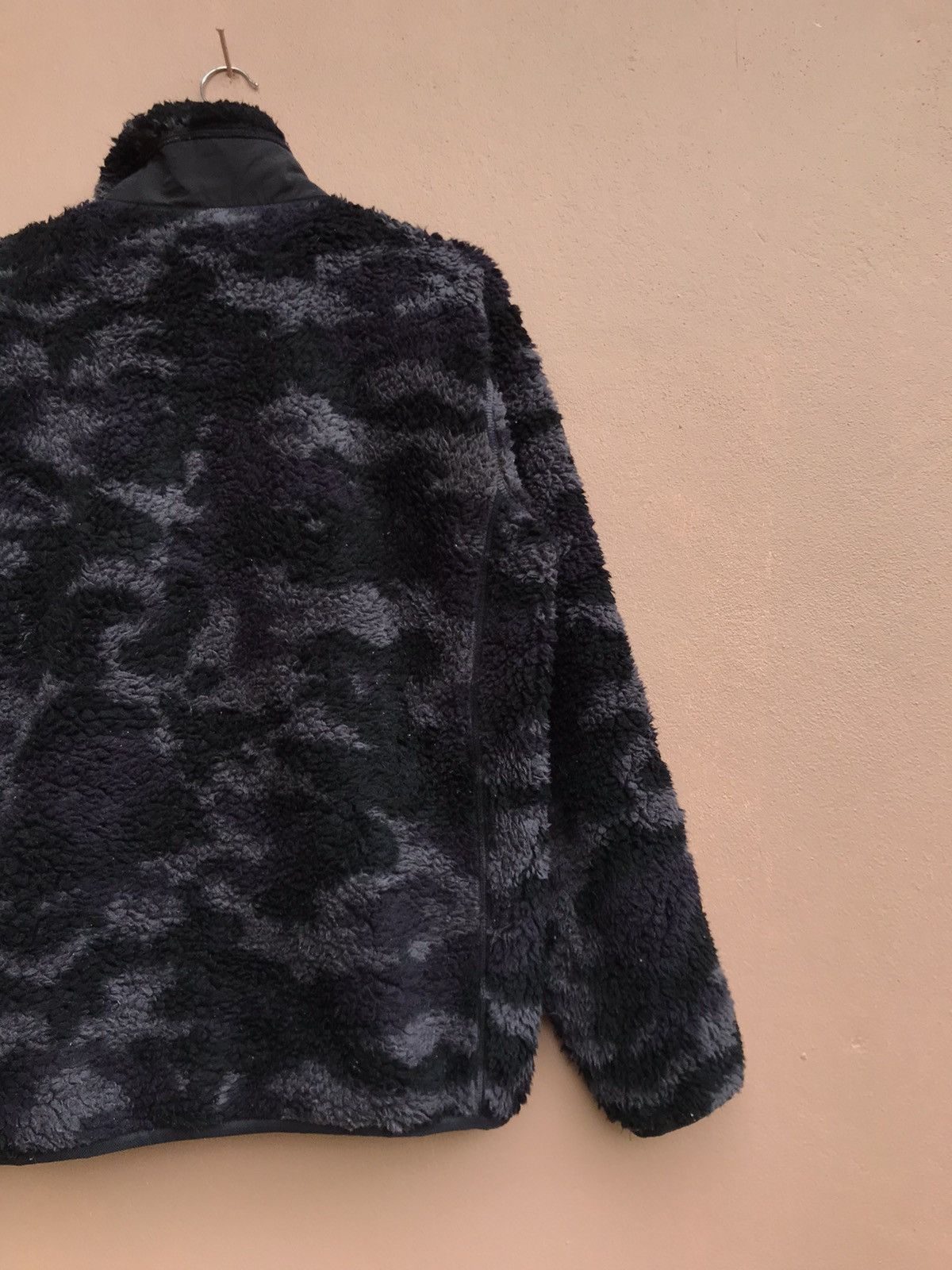 Japanese Brand Uniqlo Camouflage Deep Pile Retro X Sherpa Fleece Jacket Size US M / EU 48-50 / 2 - 7 Thumbnail