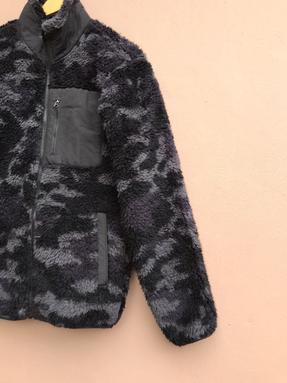 Japanese Brand Uniqlo Camouflage Deep Pile Retro X Sherpa Fleece Jacket Size US M / EU 48-50 / 2 - 4 Thumbnail