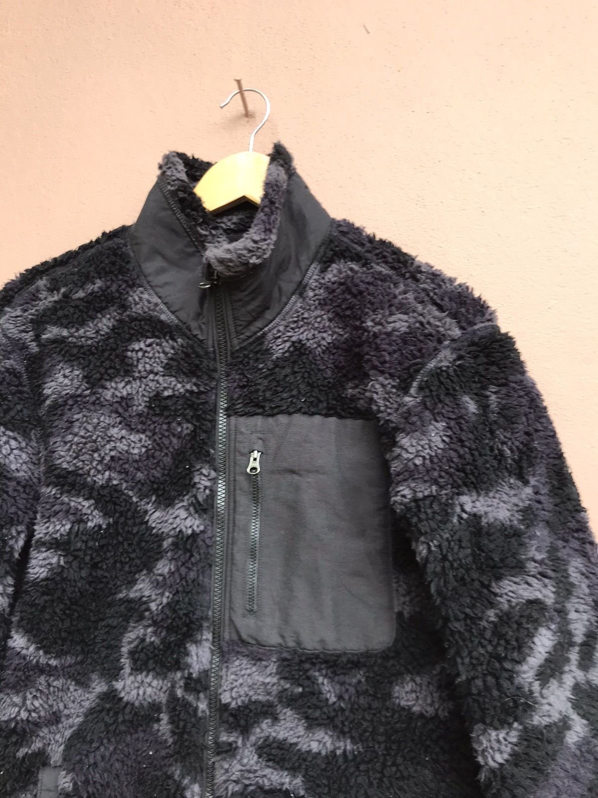 Japanese Brand Uniqlo Camouflage Deep Pile Retro X Sherpa Fleece Jacket Size US M / EU 48-50 / 2 - 6 Thumbnail