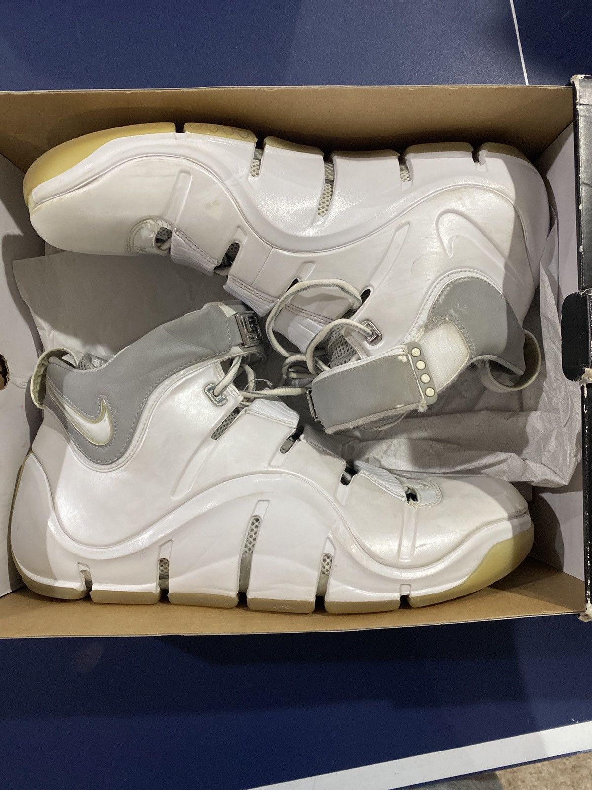 Zoom LeBron 4 White Chrome 2007