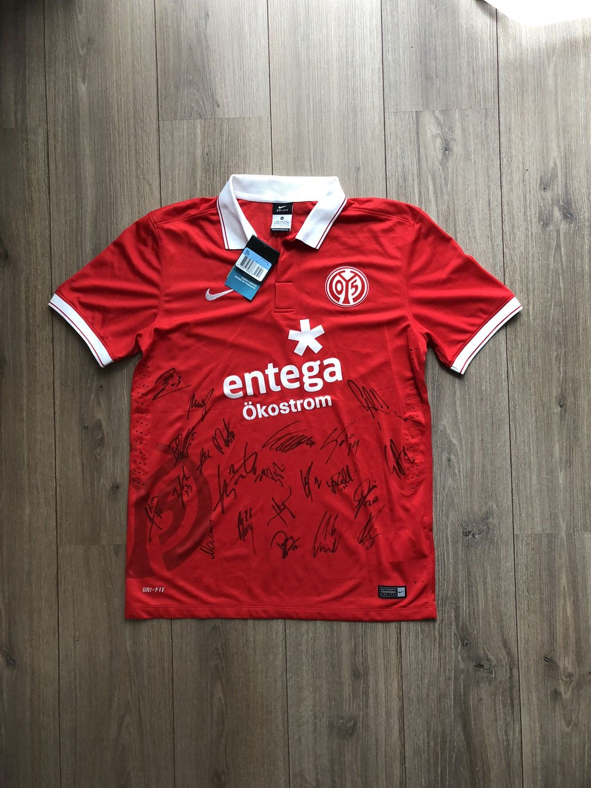 Nike Brand new Nike 2014-2015 FSV Mainz Home Shirt (signed) M Size US M / EU 48-50 / 2 - 2 Thumbnail