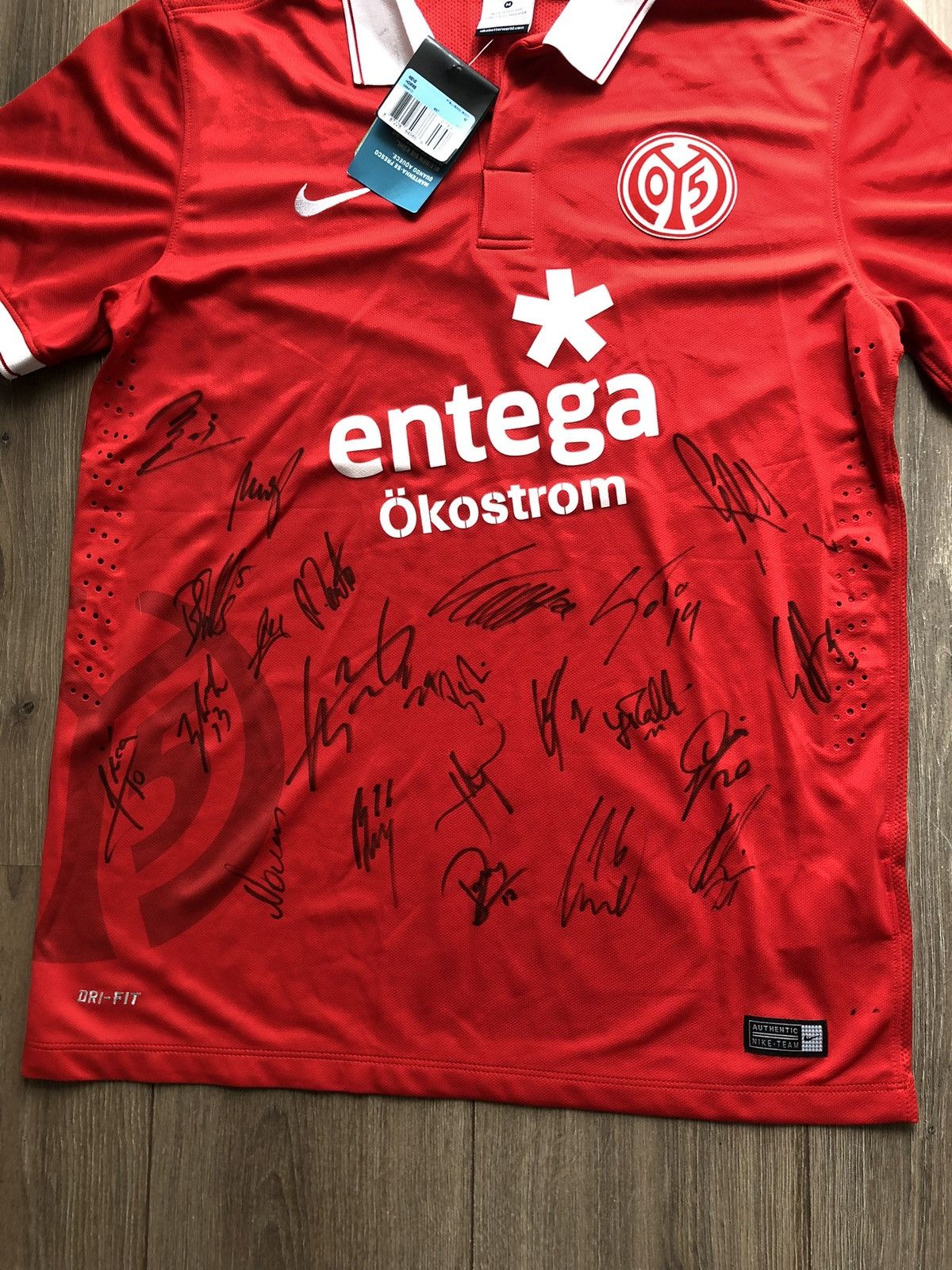 Nike Brand new Nike 2014-2015 FSV Mainz Home Shirt (signed) M Size US M / EU 48-50 / 2 - 6 Thumbnail