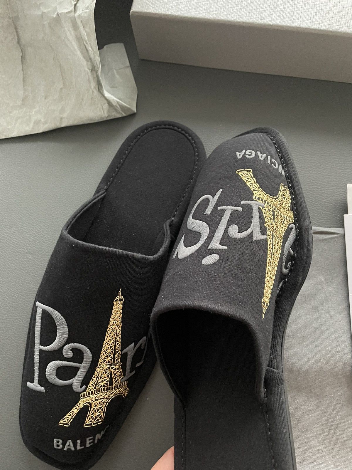 Balenciaga Runway Brand New Paris Eiffel Tower Balenciaga Logo Slipper Size US 7 / EU 40 - 18 Thumbnail