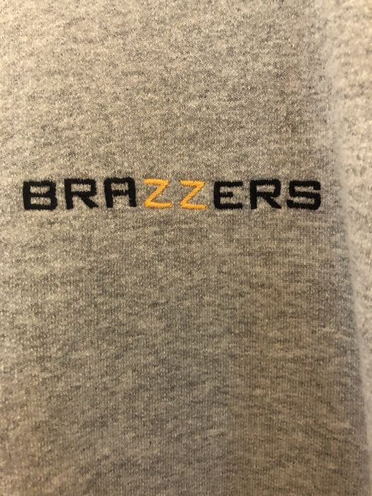 Sweat Hoodie Vintage Brazzers Gildan Noir – Logo Brodé, Taille L, État 8.5/10