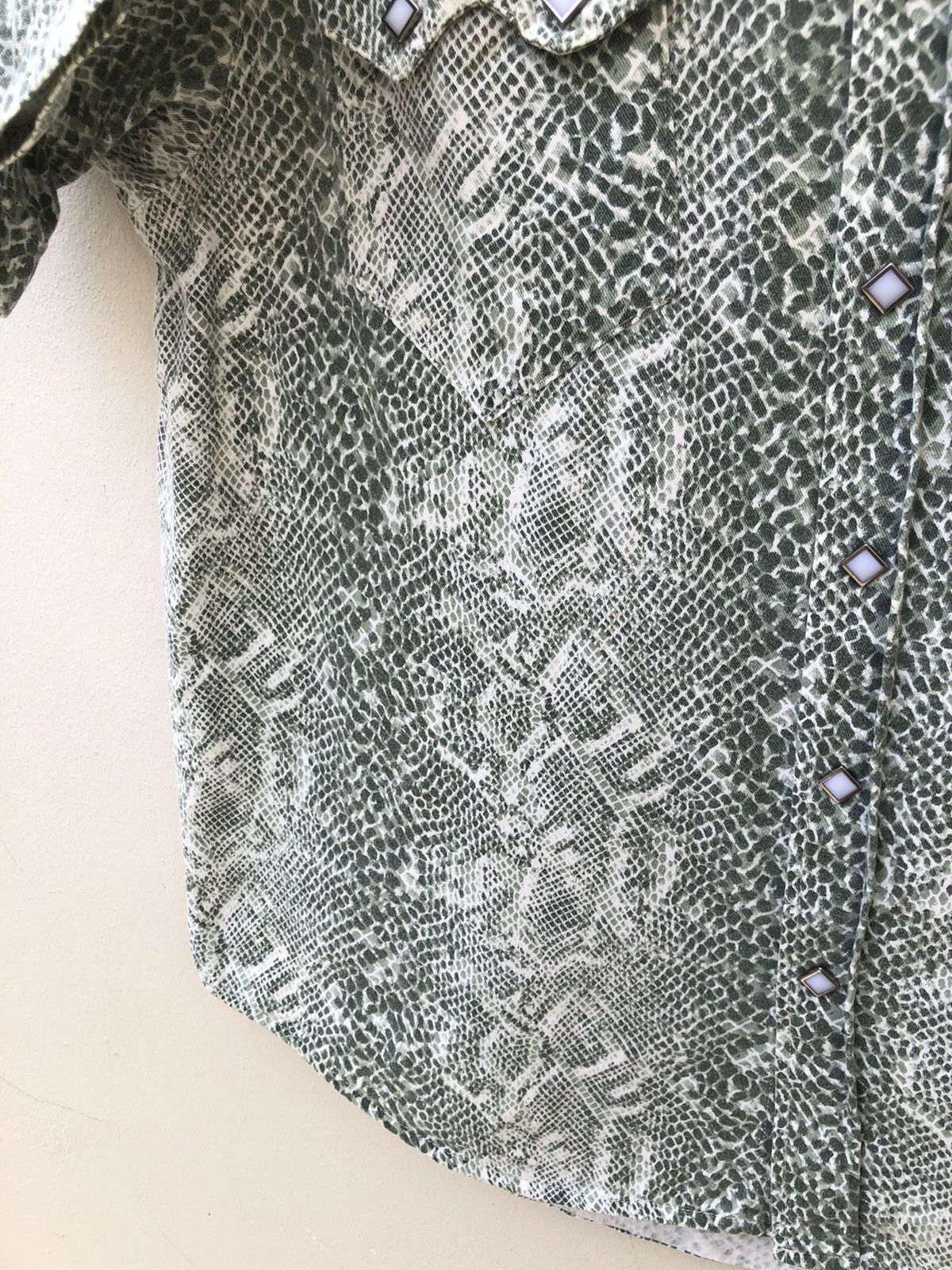 Vintage Vintage 90s B.B.H Label Japan Snake Scale Western Shirt Size US M / EU 48-50 / 2 - 8 Thumbnail