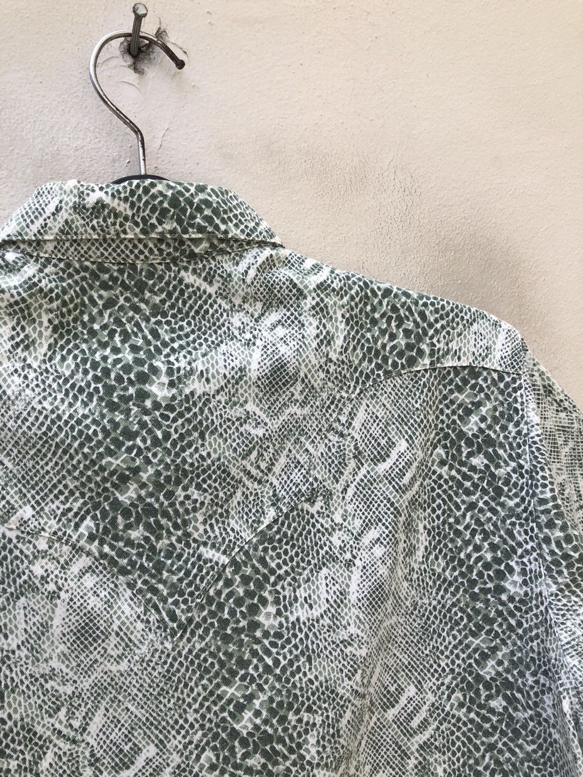 Vintage Vintage 90s B.B.H Label Japan Snake Scale Western Shirt Size US M / EU 48-50 / 2 - 10 Thumbnail