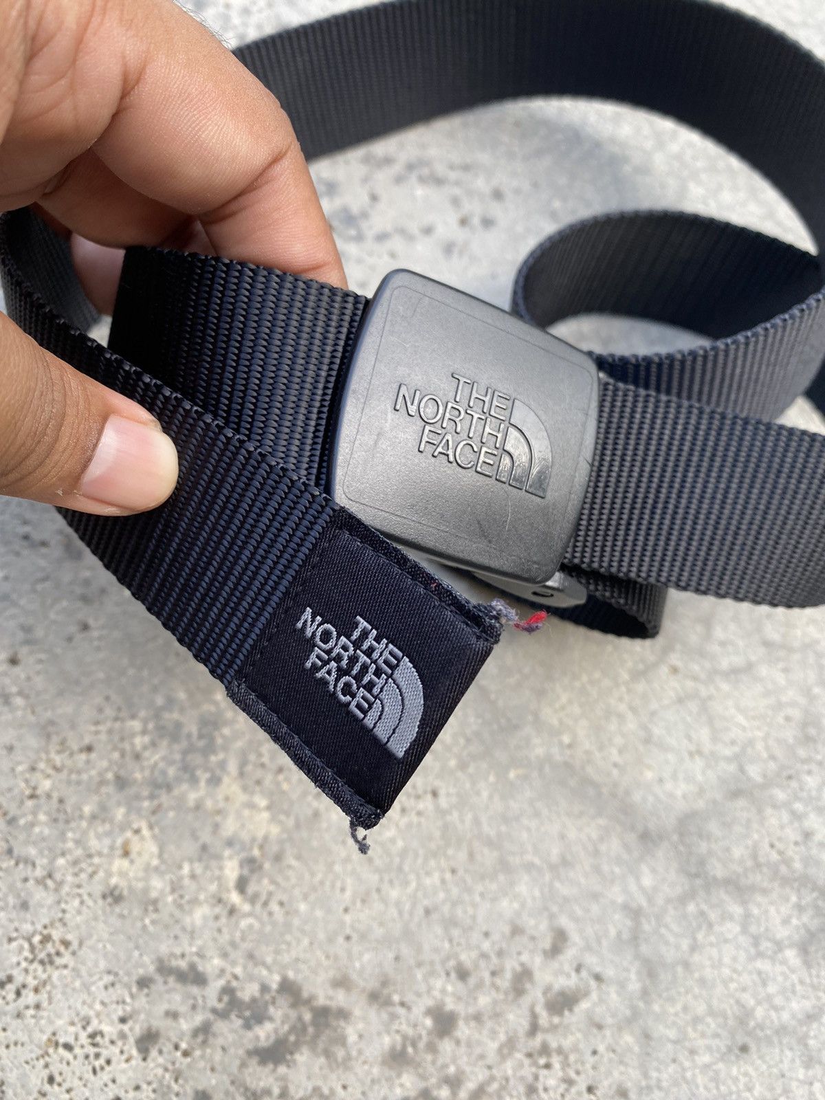 The North Face THE NORTH FACE BELT Adjustable max waist 40” Hiking Pant Size 40 - 2 Thumbnail