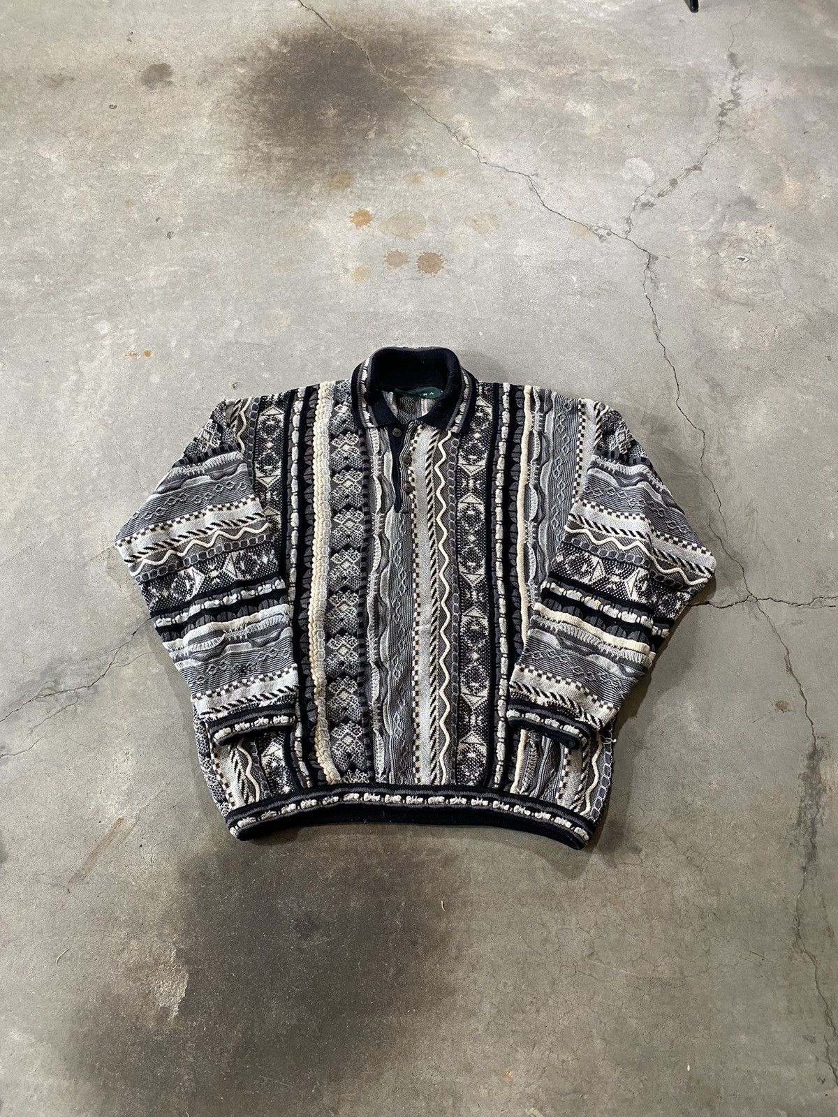 Tundra Canada × Vintage Vintage 90’s Coogi Style Sweatshirt Size US XL / EU 56 / 4 - 1 Thumbnail