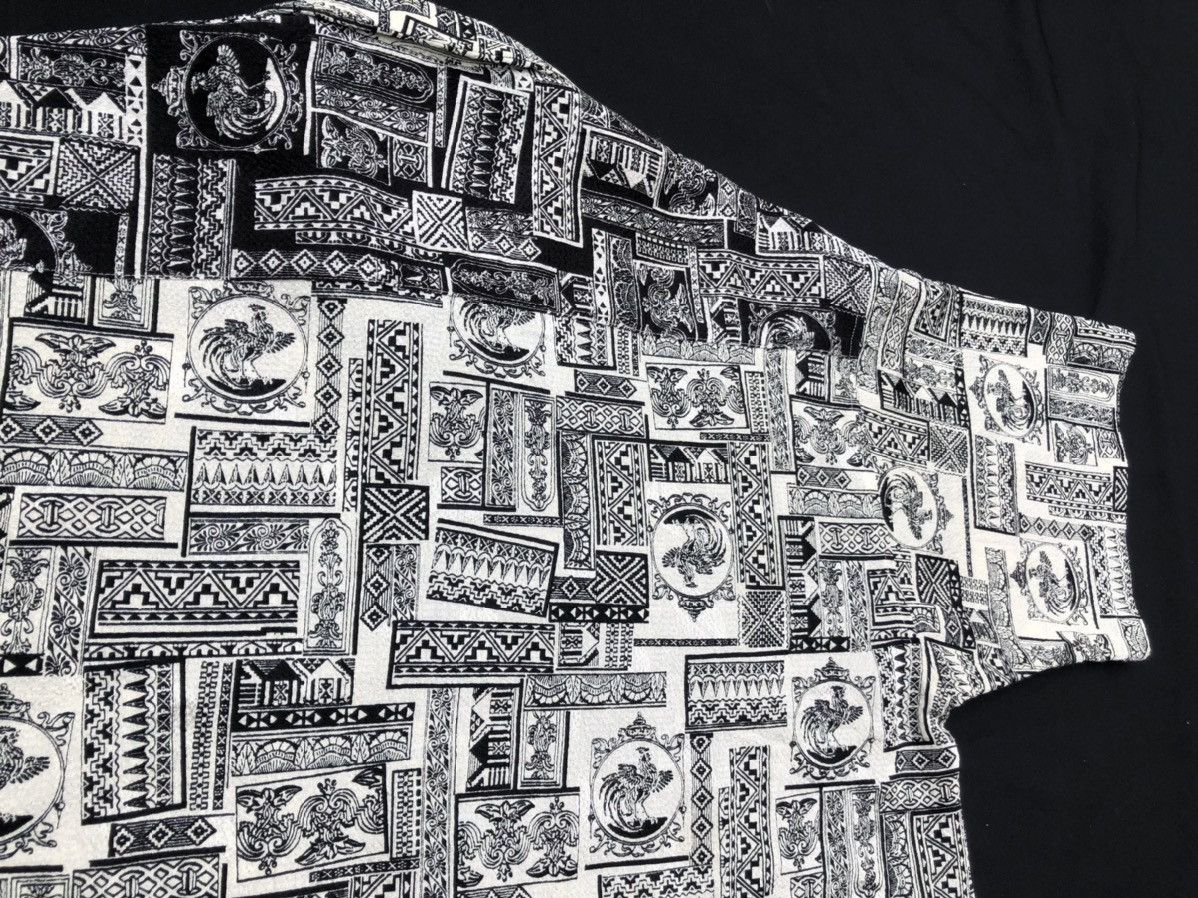 Vintage Vintage 90s Sciarpa Japan Crazy Pattern Silky Hawaiian Shirt Size US L / EU 52-54 / 3 - 18 Thumbnail